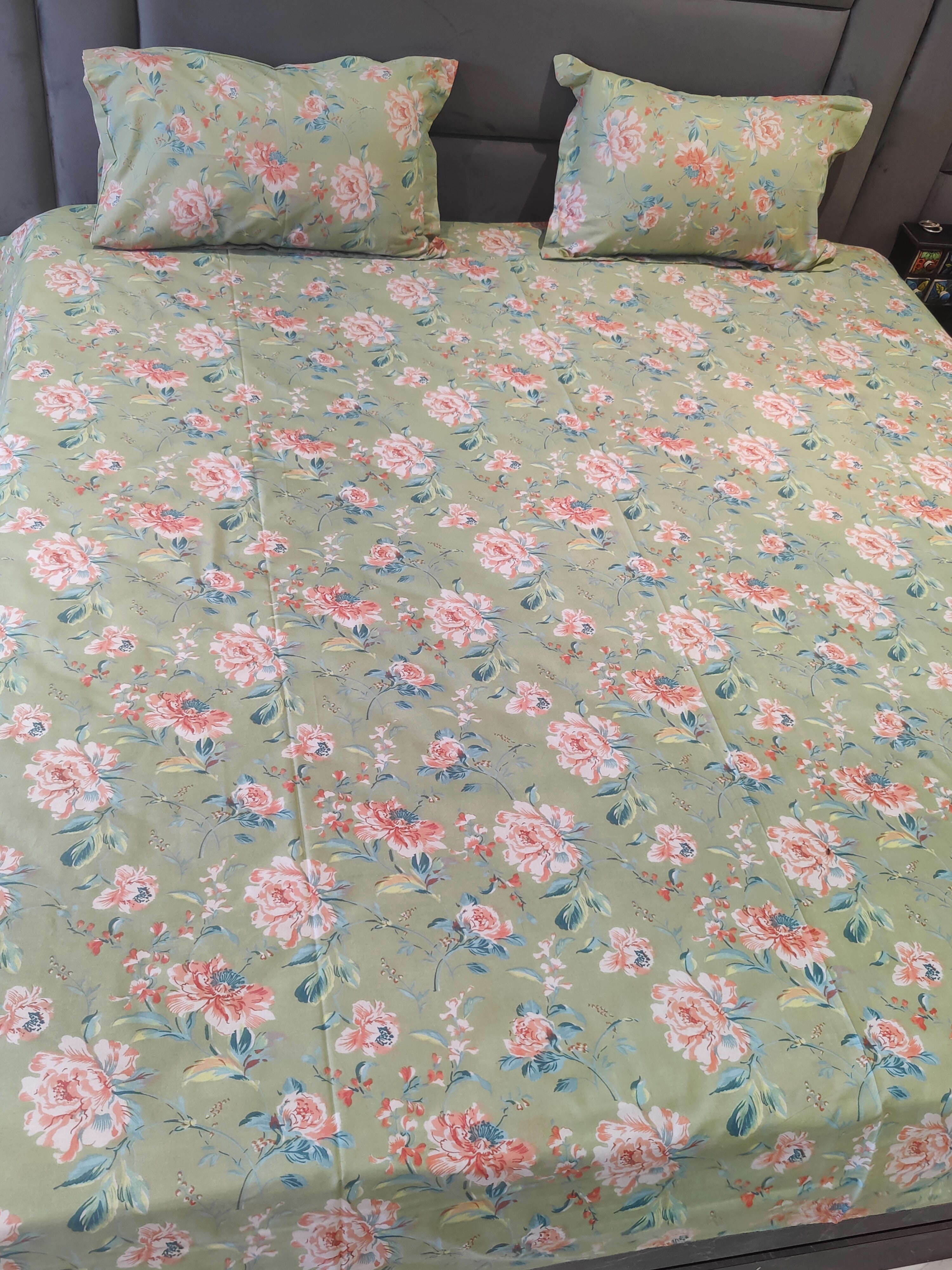 FLORAL SHALIMAR BEDSHEET WITH TWO REVERSIBLE PILLOW COVERS