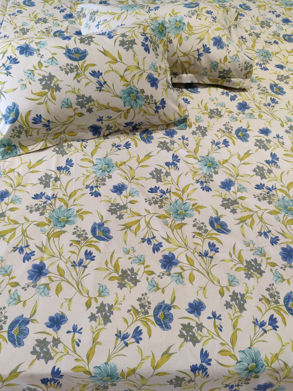 FLORAL SHALIMAR BEDSHEET WITH TWO REVERSIBLE PILLOW COVERS