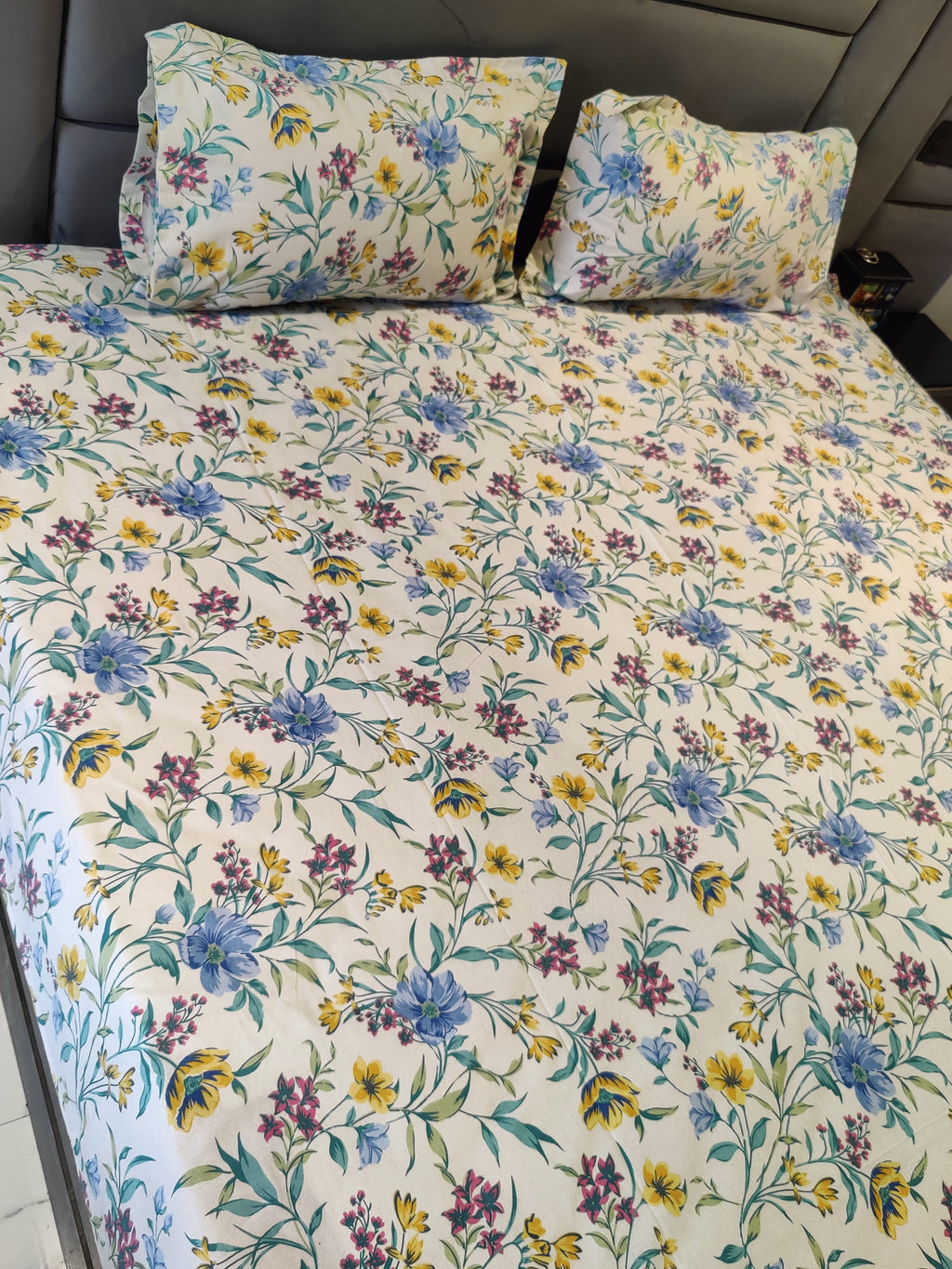 FLORAL SHALIMAR BEDSHEET WITH TWO REVERSIBLE PILLOW COVERS