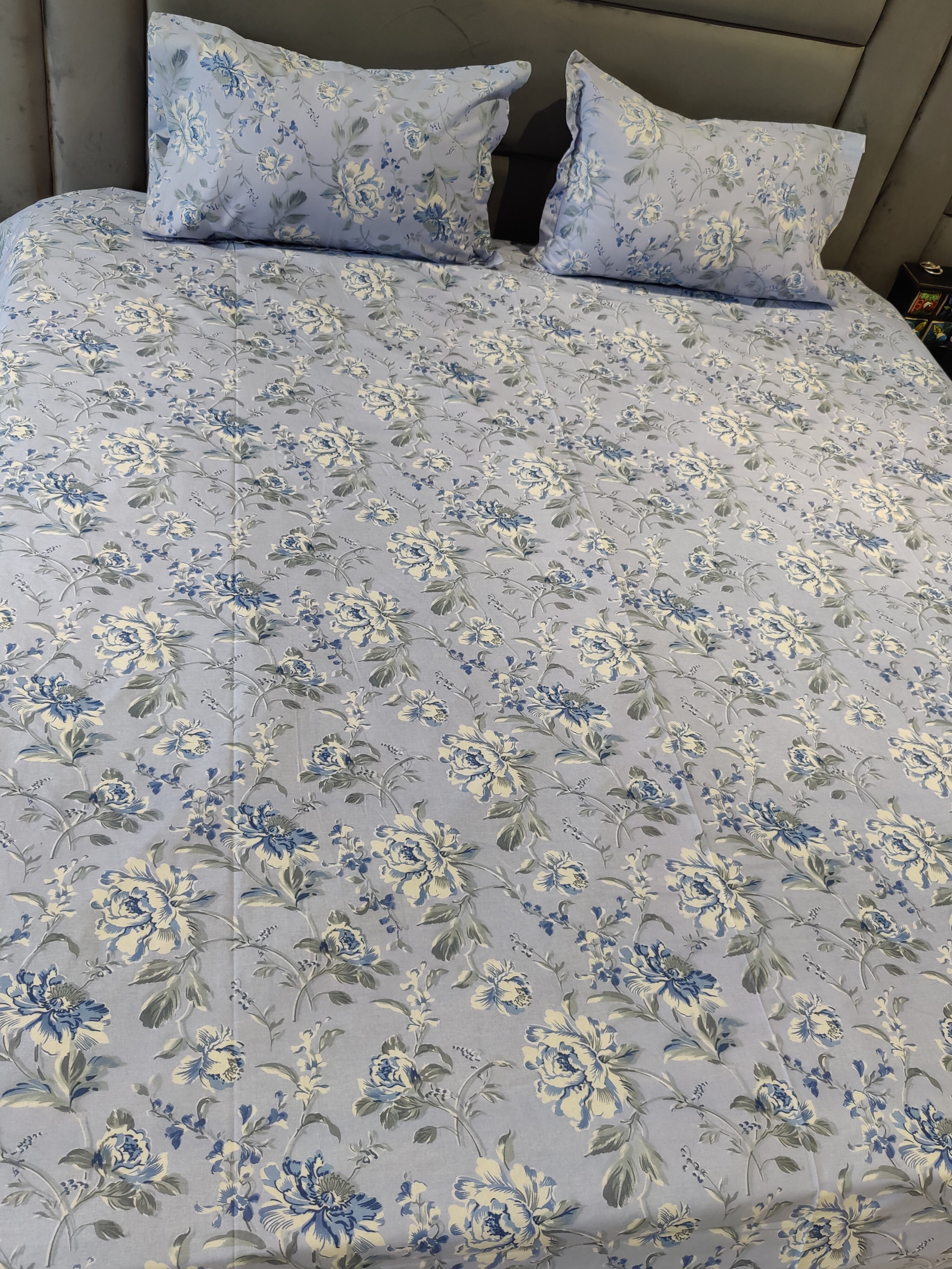 FLORAL SHALIMAR BEDSHEET WITH TWO REVERSIBLE PILLOW COVERS