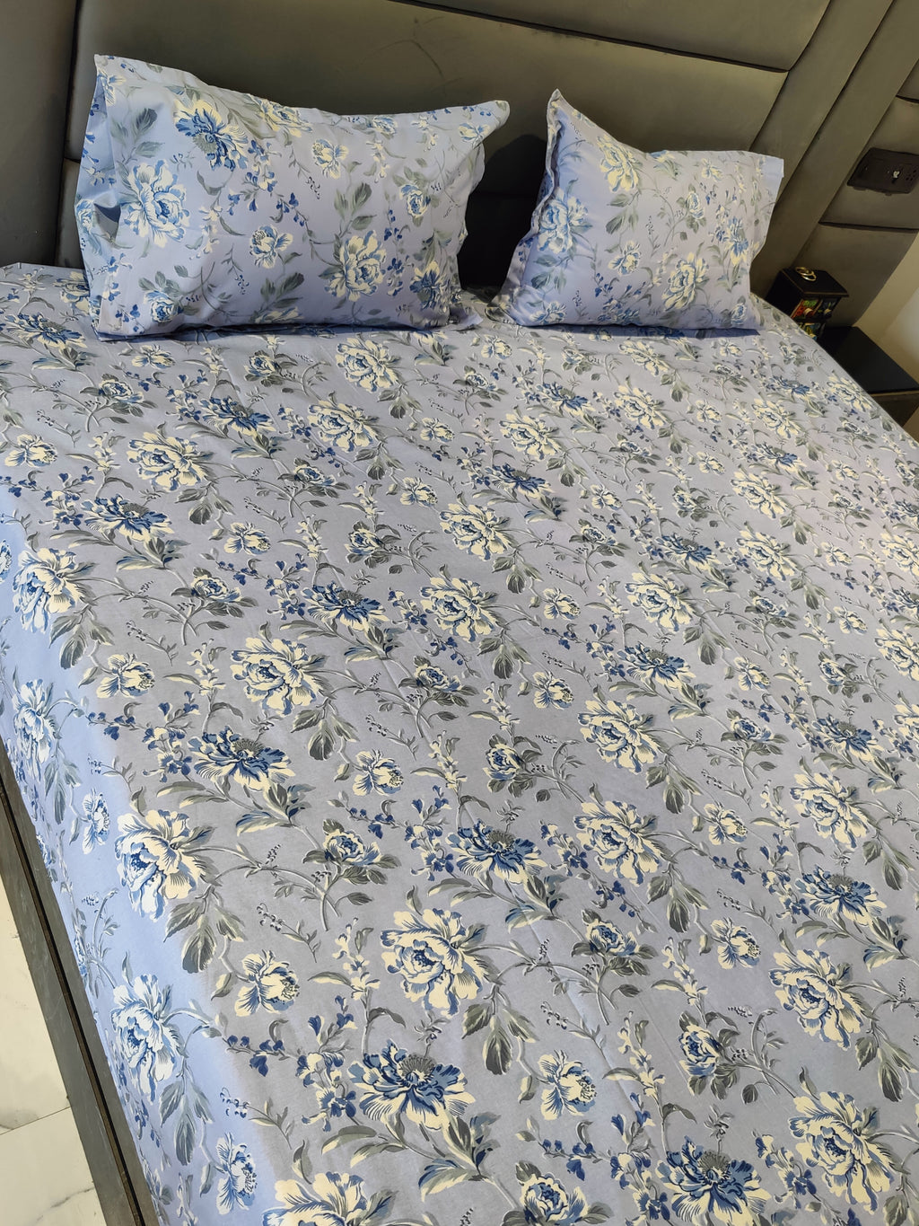 FLORAL SHALIMAR BEDSHEET WITH TWO REVERSIBLE PILLOW COVERS