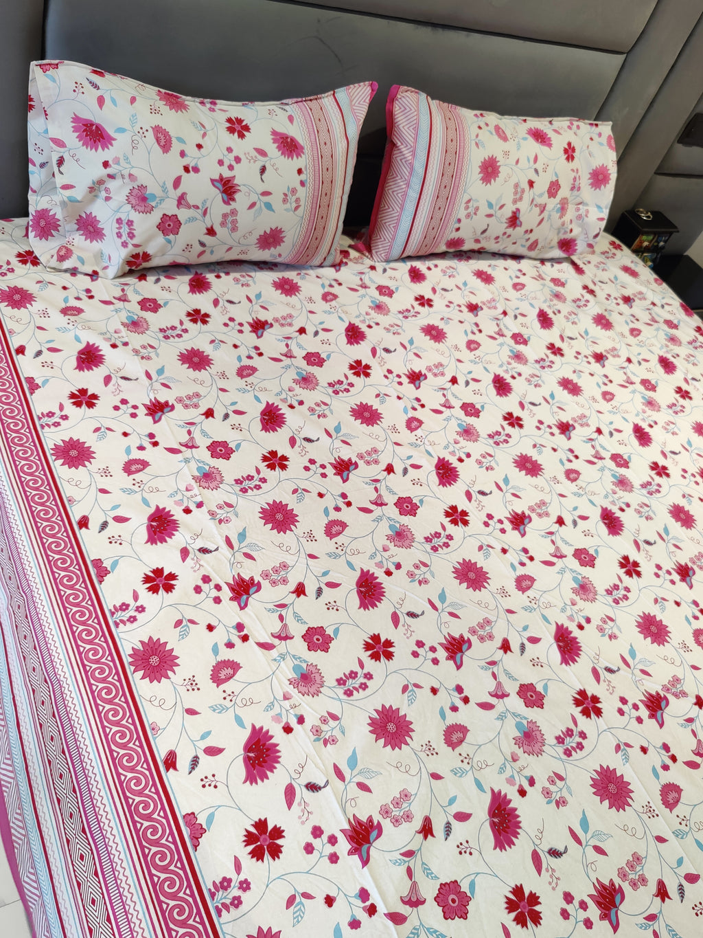 SHALIMAR BEDSHEET WITH TWO REVERSIBLE PILLOW COVERS