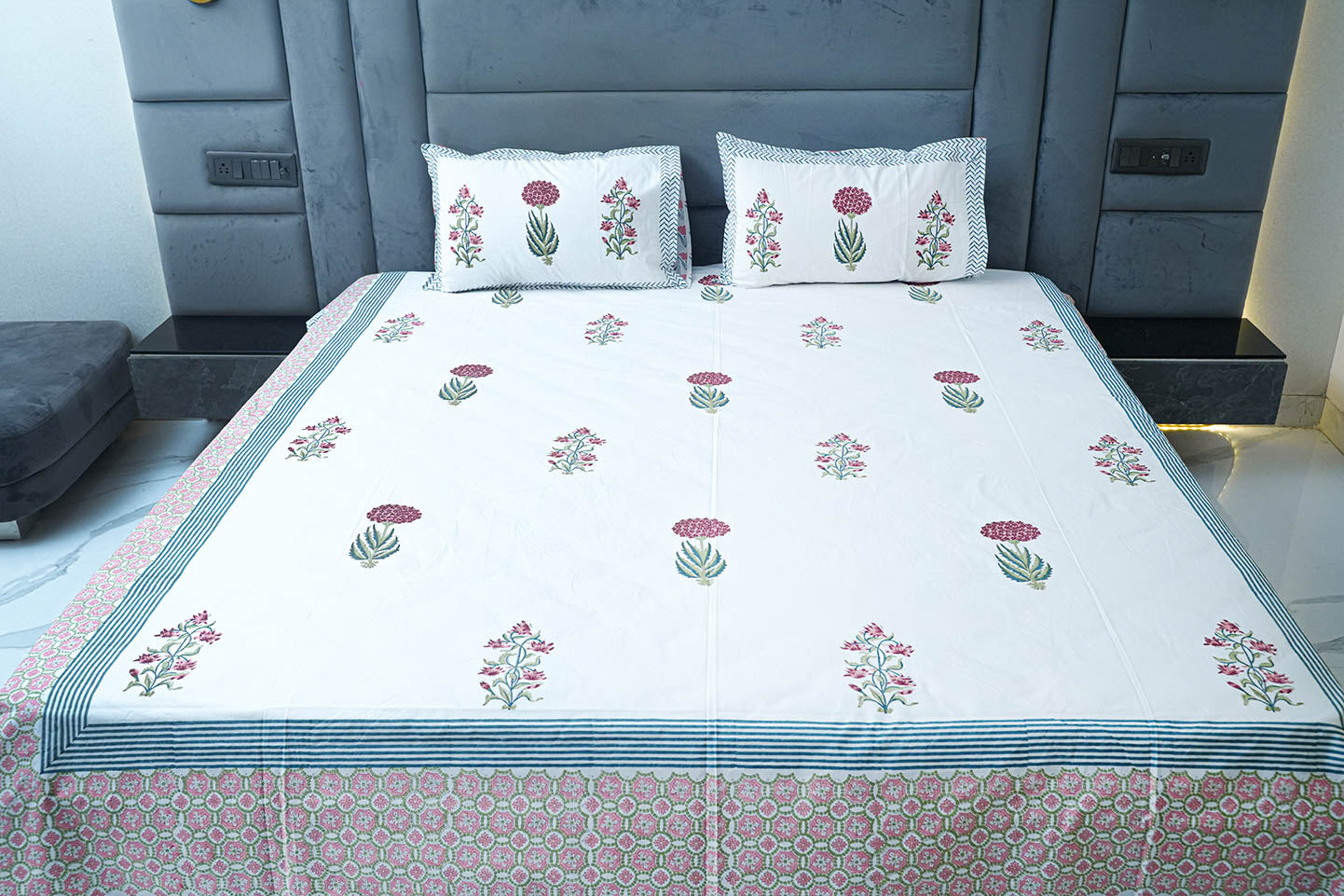 AARNA HAND BLOCK PRINTED BEDSHEET WITH TWO REVERSIBLE PILLOW COVERS