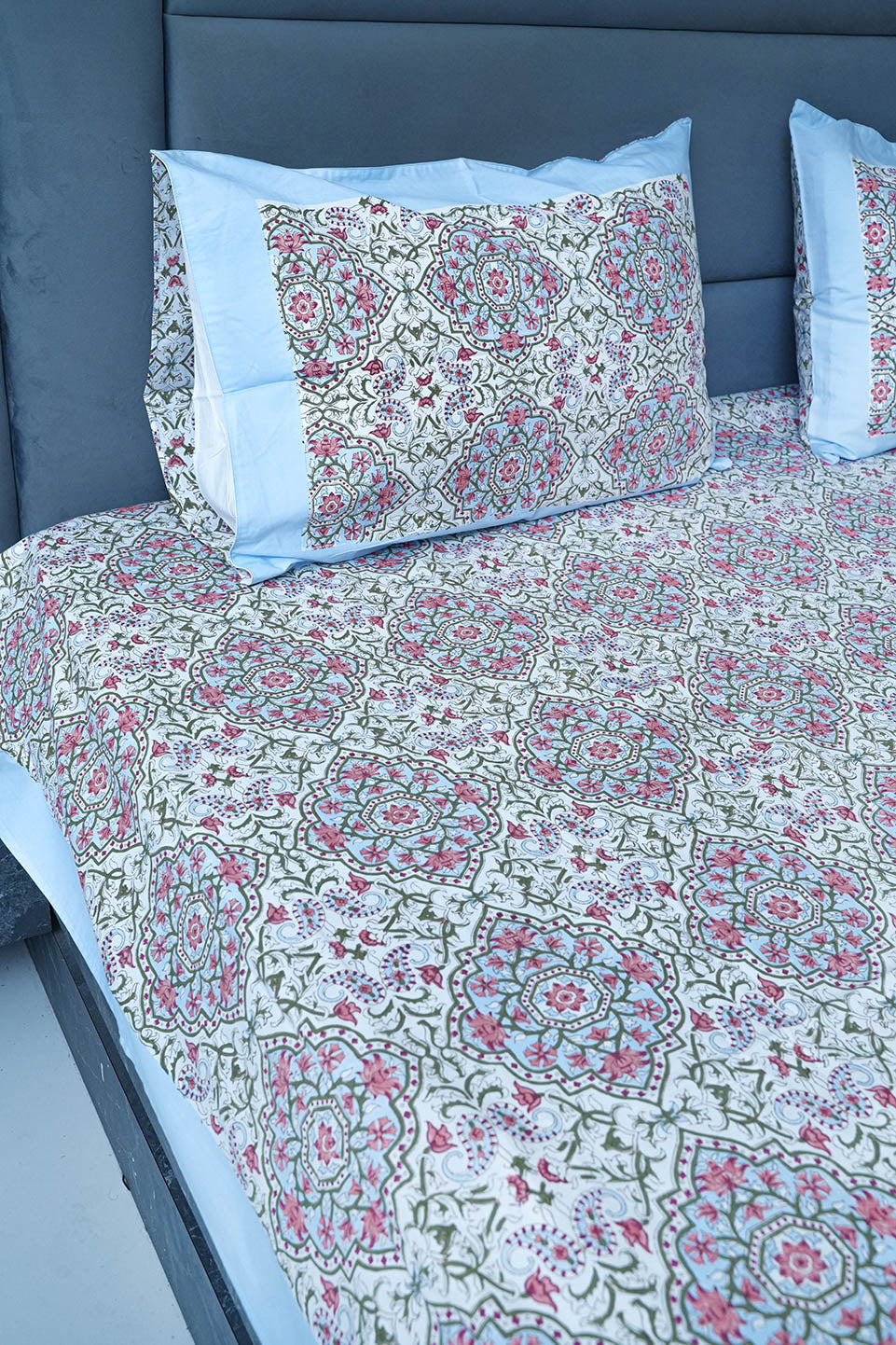 DIYA HAND BLOCK PRINTED BEDSHEET WITH TWO REVERSIBLE PILLOW COVERS