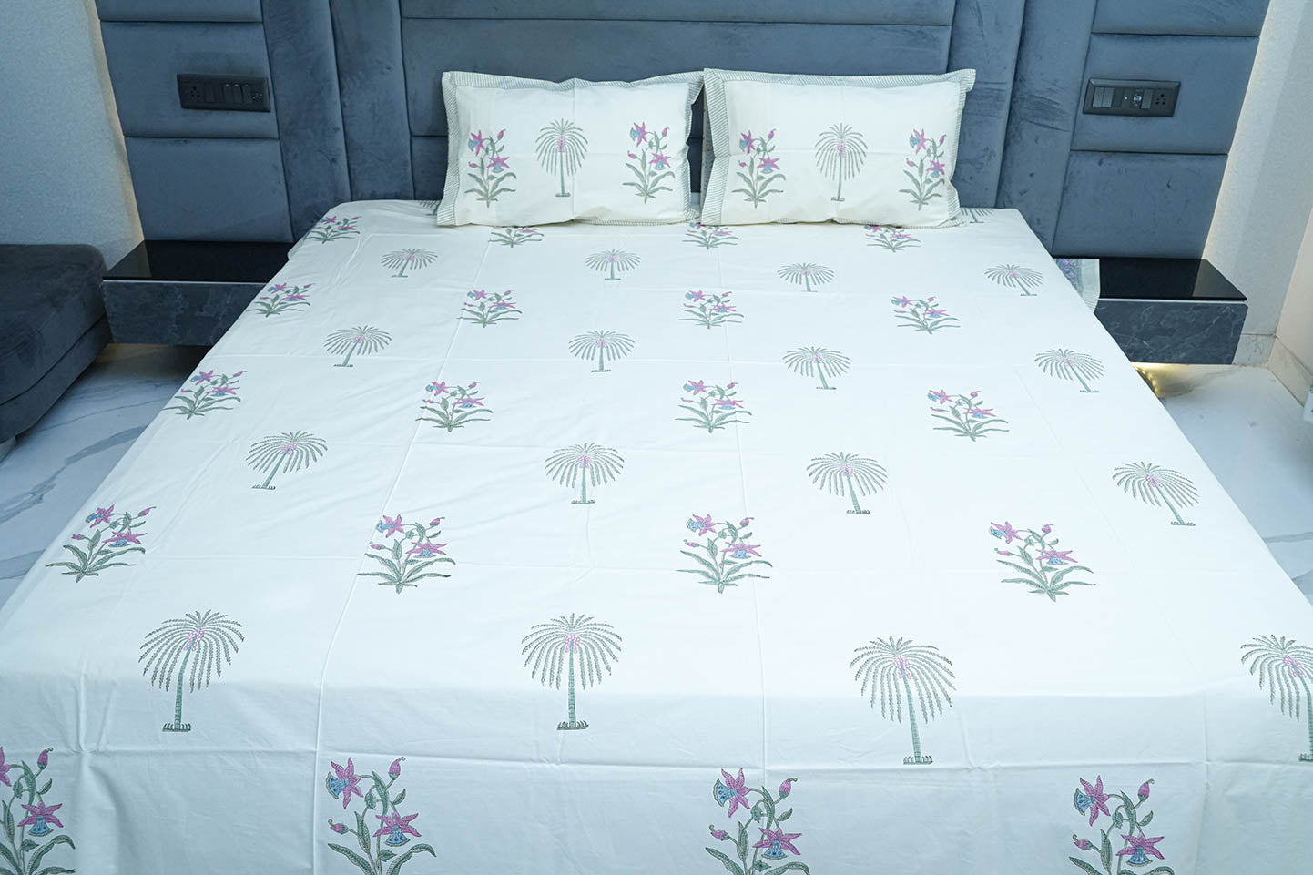 CREME BASE HAND BLOCK PRINTED BEDSHEET WITH TWO REVERSIBLE PILLOW COVERS