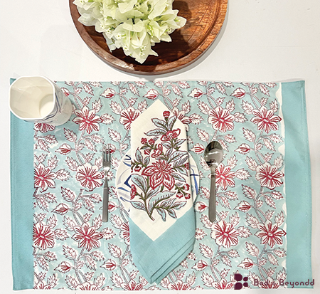 A PAIR HANDBLOCK PRINTED TABLE MAT AND NAPKIN SET