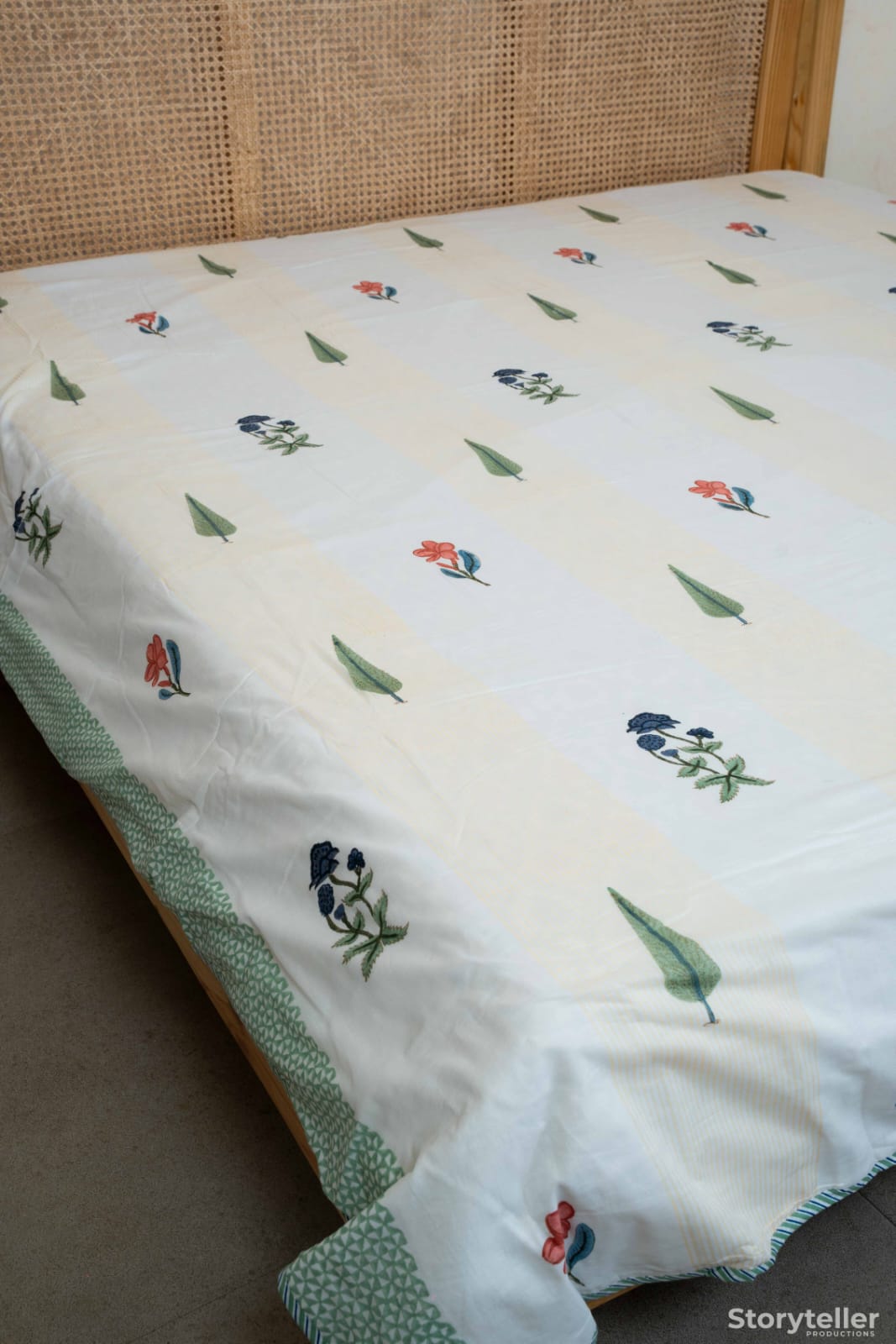 ARNIT DOUBLE BED HANDBLOCK PRINTED REVERSIBLE MULMUL DOHAR
