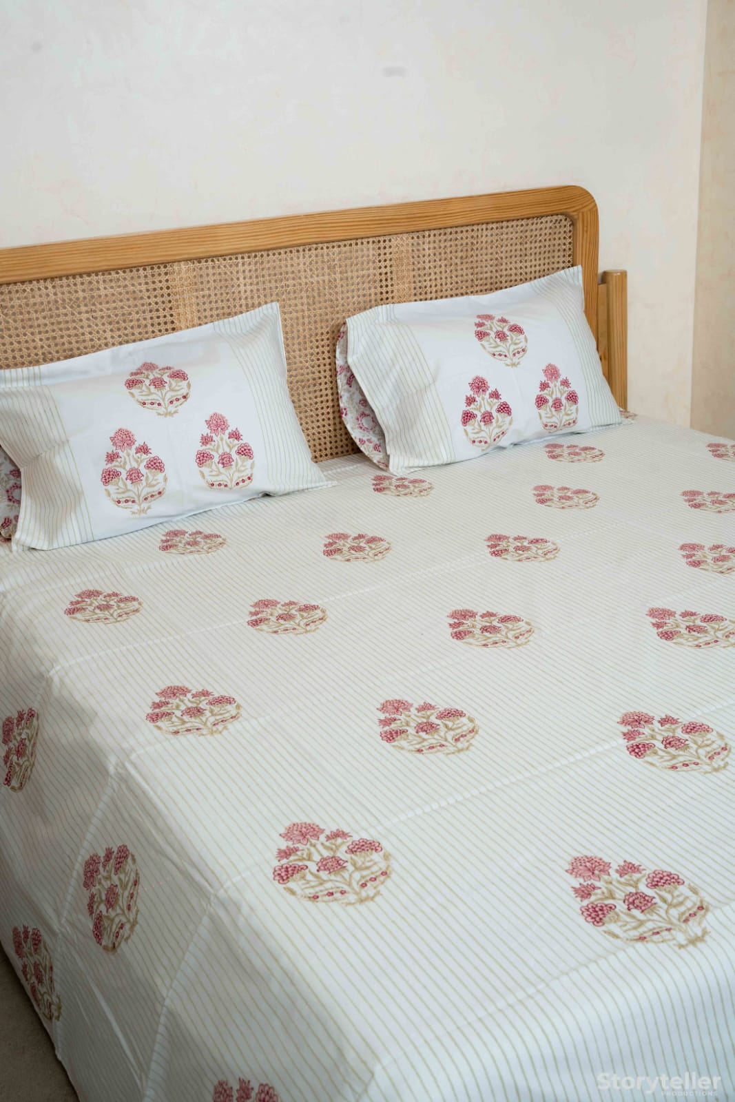RUSTIC AMBER HANDBLOCK PRINTED BEDSHEET WITH TWO REVERSIBLE PILLOW COVERS