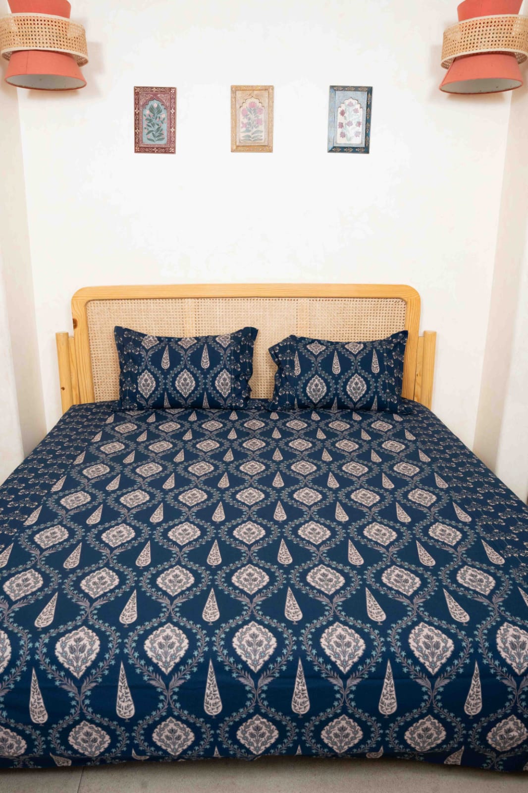 KANAK BEDSHEET WITH TWO PILLOW CASES