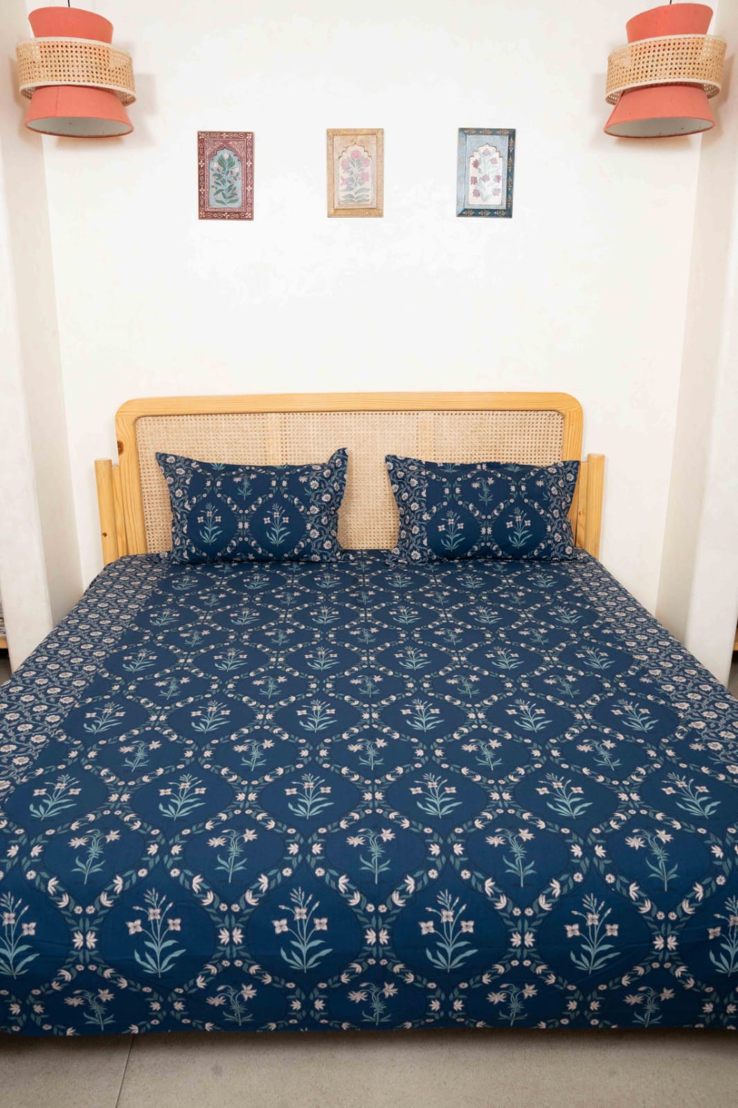 KANAK BEDSHEET WITH TWO PILLOW CASES