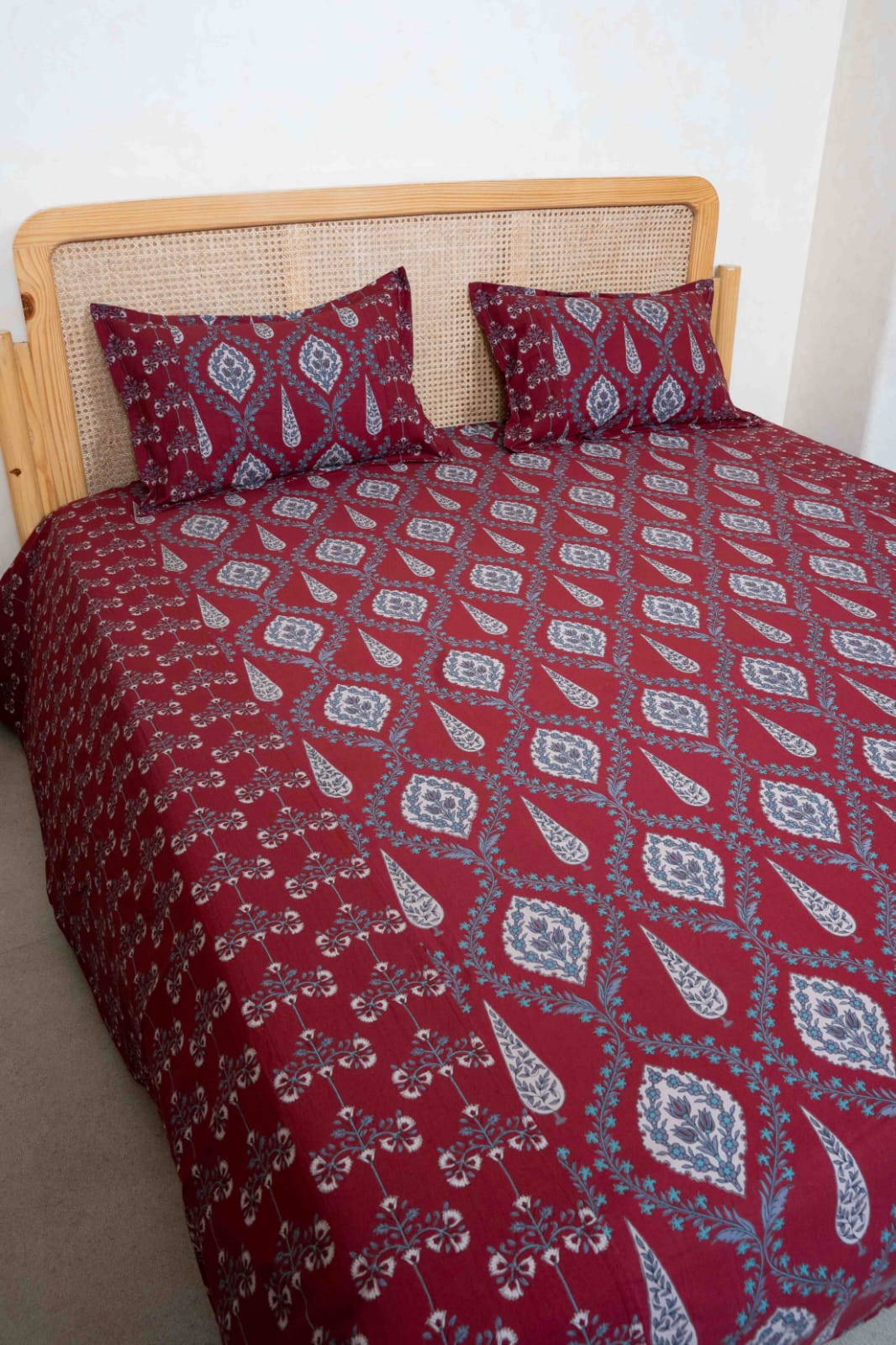 KANAK BEDSHEET WITH TWO PILLOW CASES