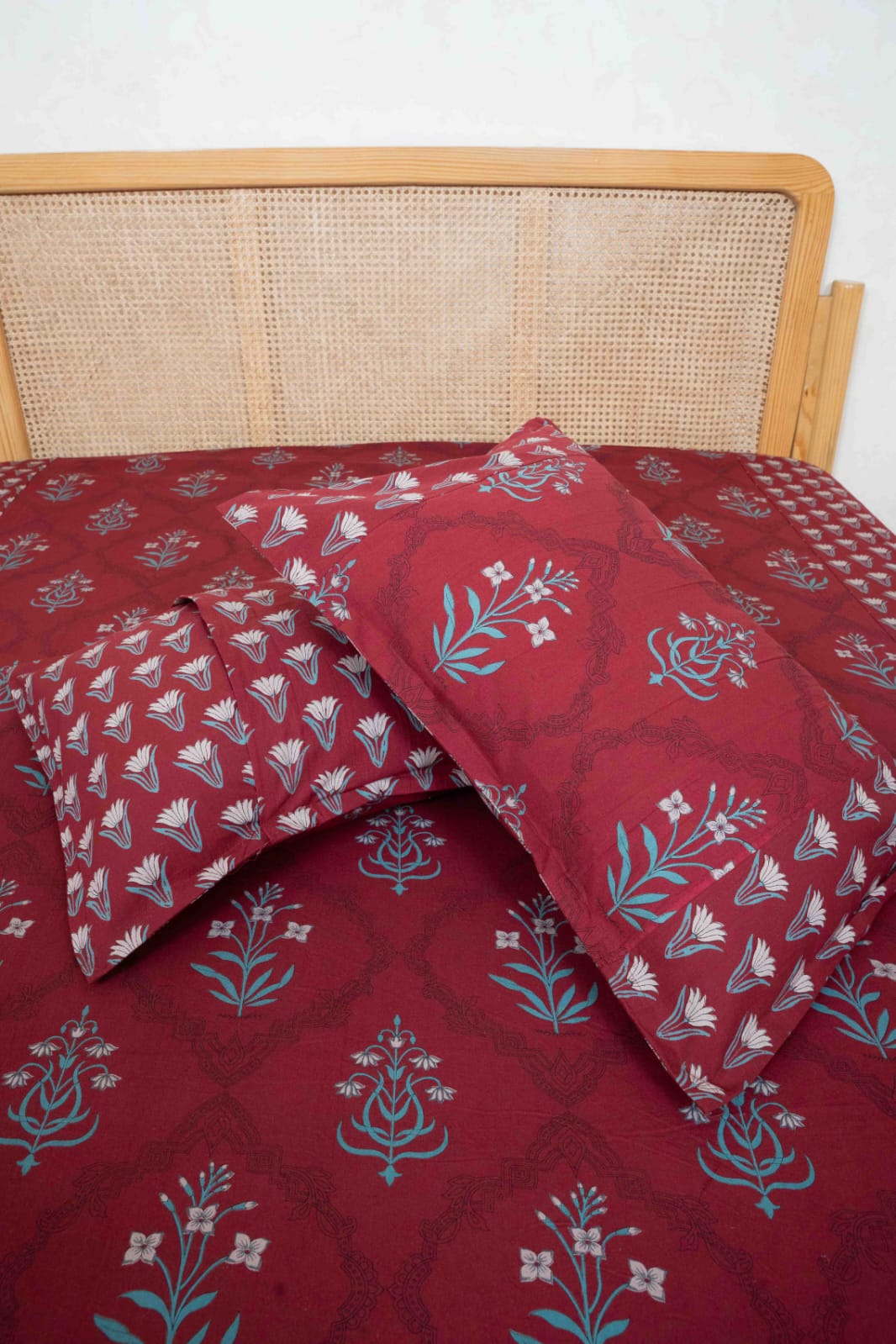 KANAK BEDSHEET WITH TWO PILLOW CASES