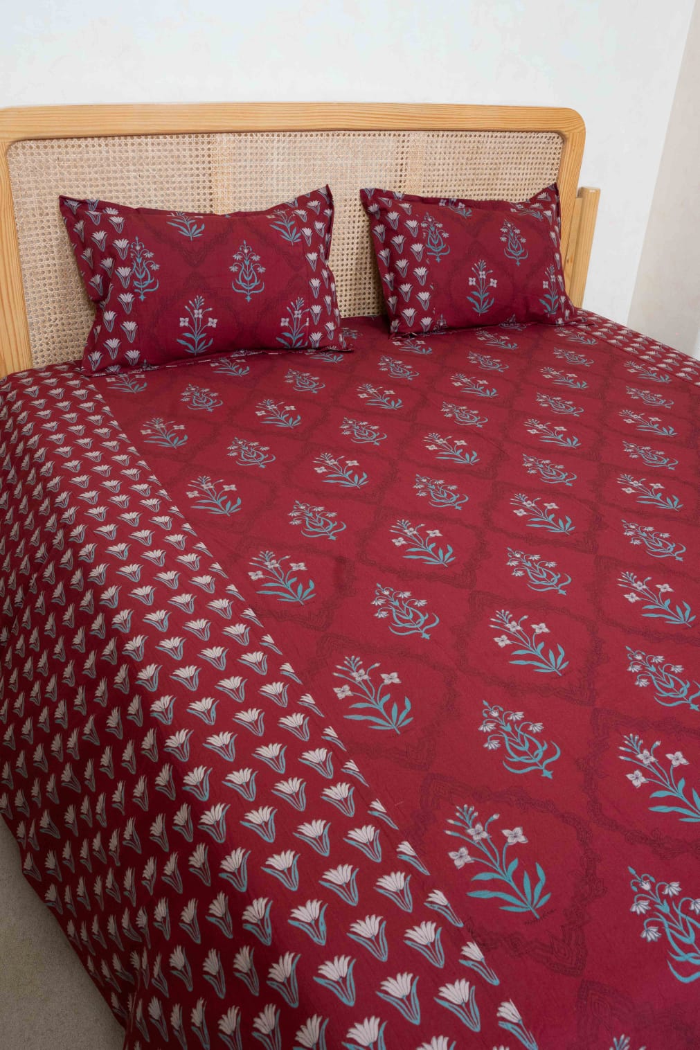 KANAK BEDSHEET WITH TWO PILLOW CASES