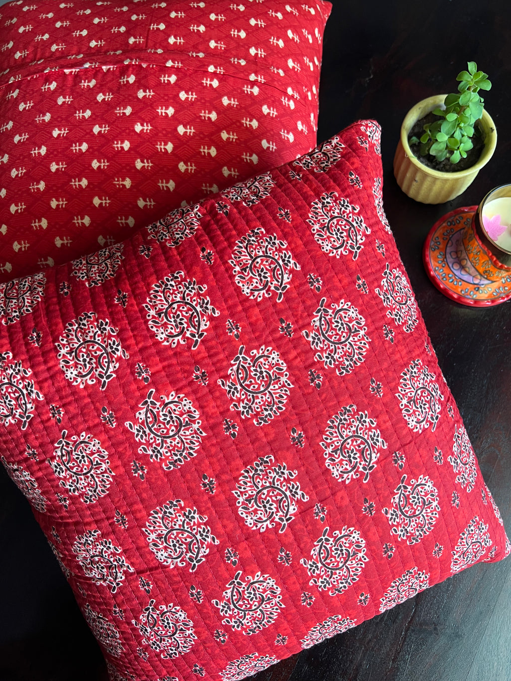 KANAK - SINGLE PIECE QUILTED 16 BY 16 INCHES CUSHION