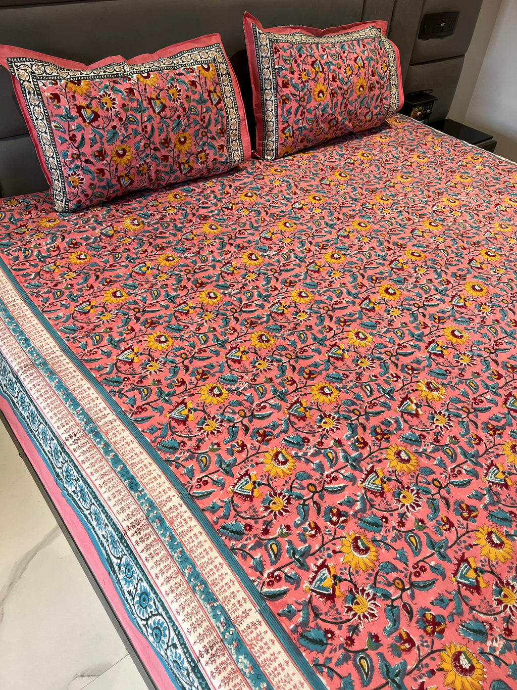 FESTIVE HANDBLOCK PRINTED BEDSHEET WITH 2 REVERSIBLE PILLOW COVERS