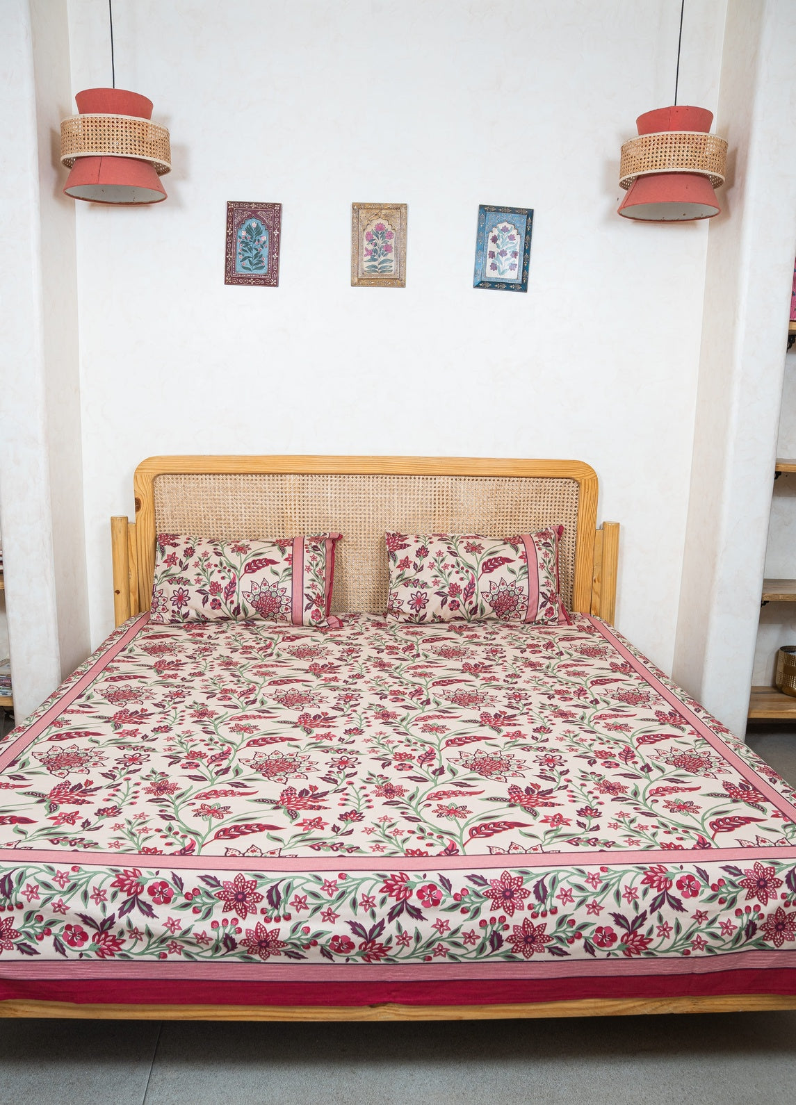 SHALIMAR BEDSHEET WITH TWO REVERSIBLE PILLOW COVERS