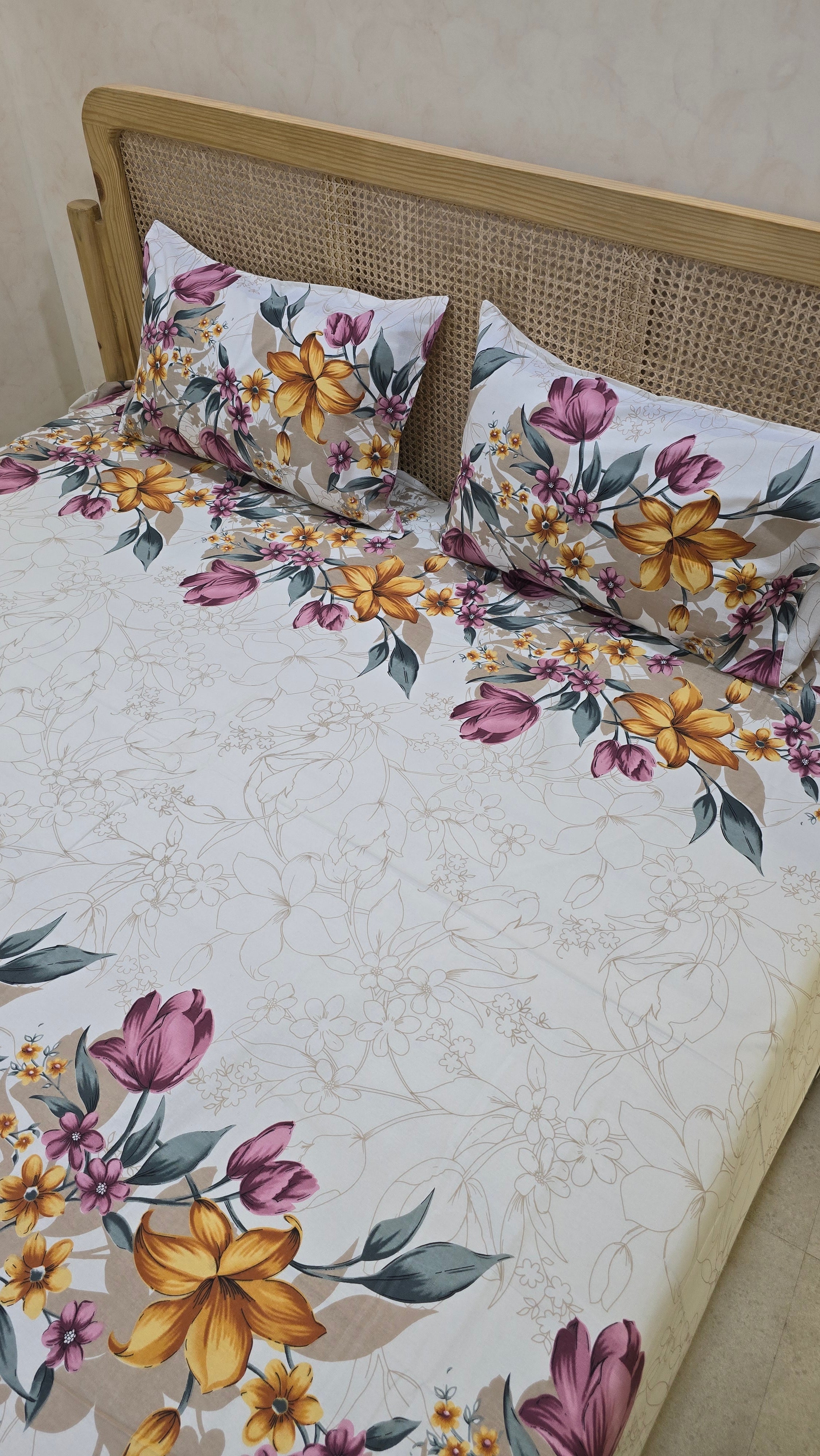 YELLOW BASIL BEDSHEET WITH TWO REVERSIBLE PILLOW COVERS