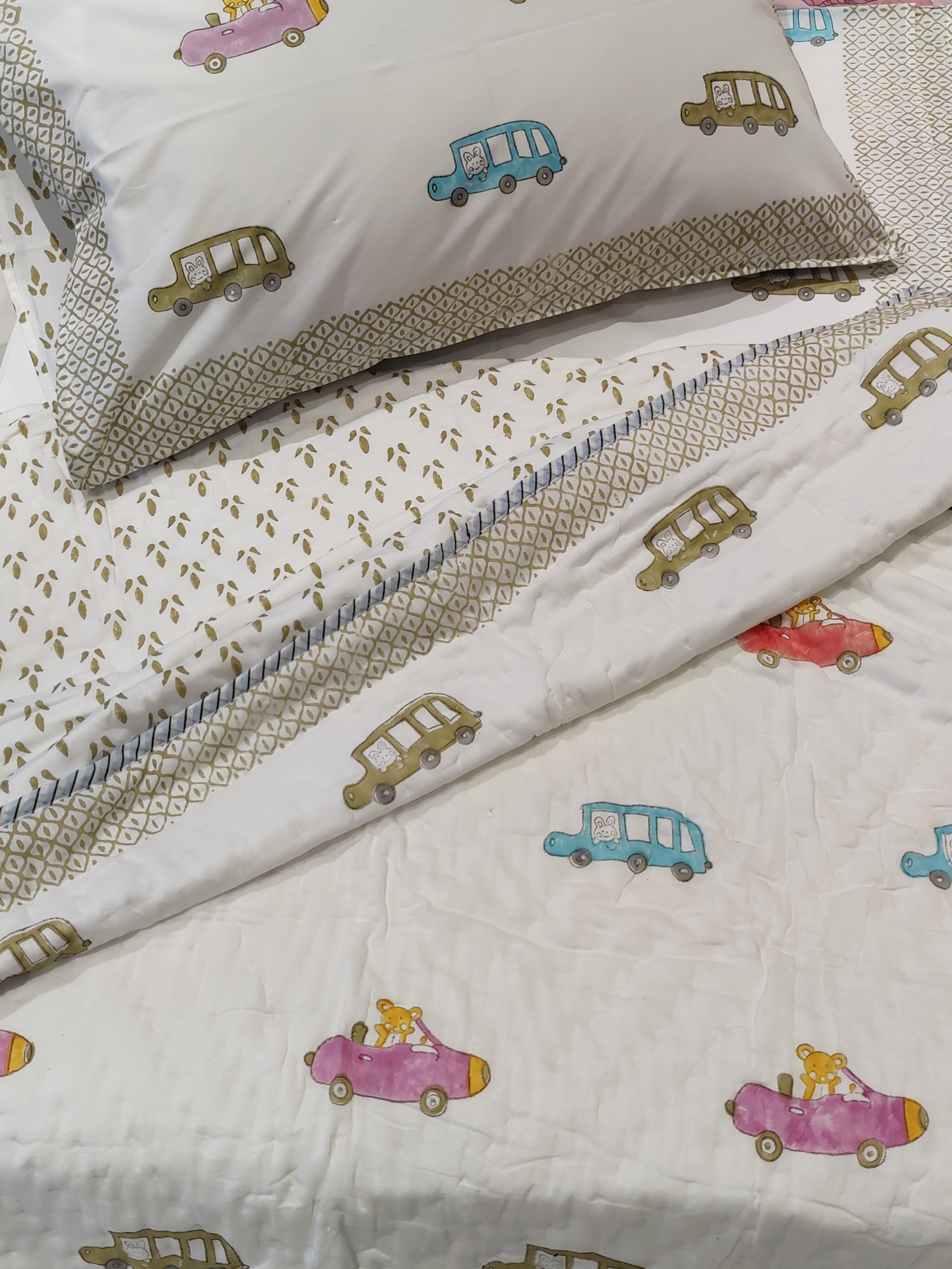 TOY CAR HANDBLOCK PRINTED BABY QUILT