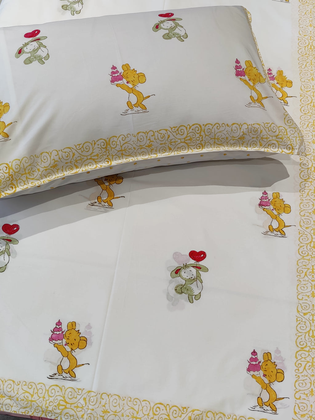 LOVEY DOVEY HAND BLOCK PRINTED BEDSHEET WITH REVERSIBLE PILLOW COVER