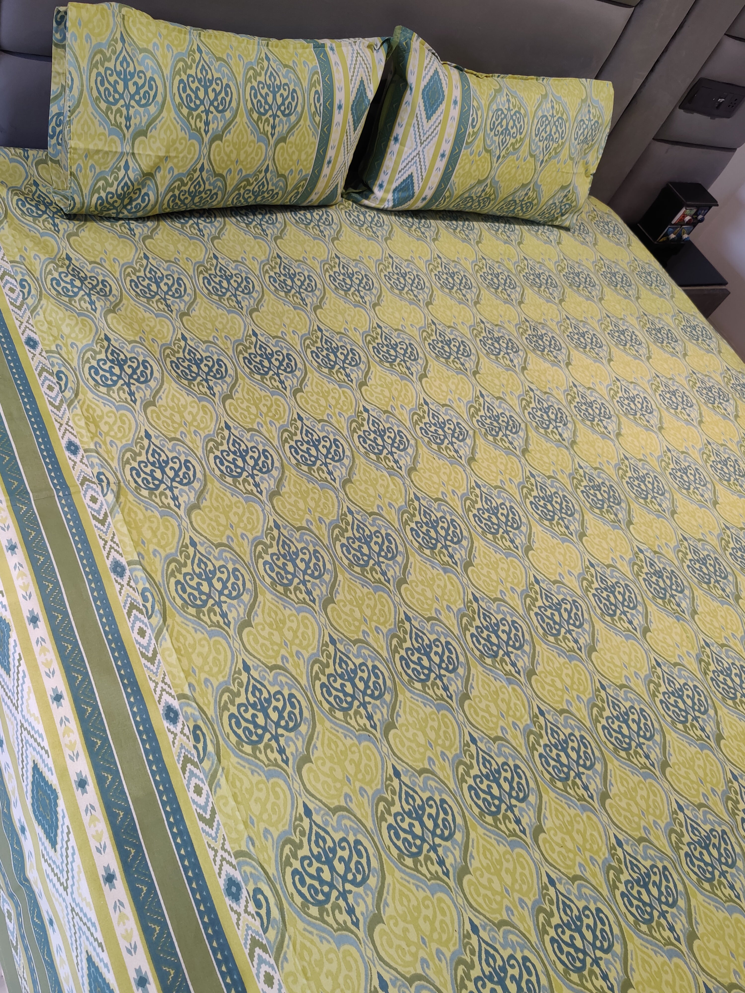 IKKAT SHALIMAR BEDSHEET WITH TWO REVERSIBLE PILLOW COVERS