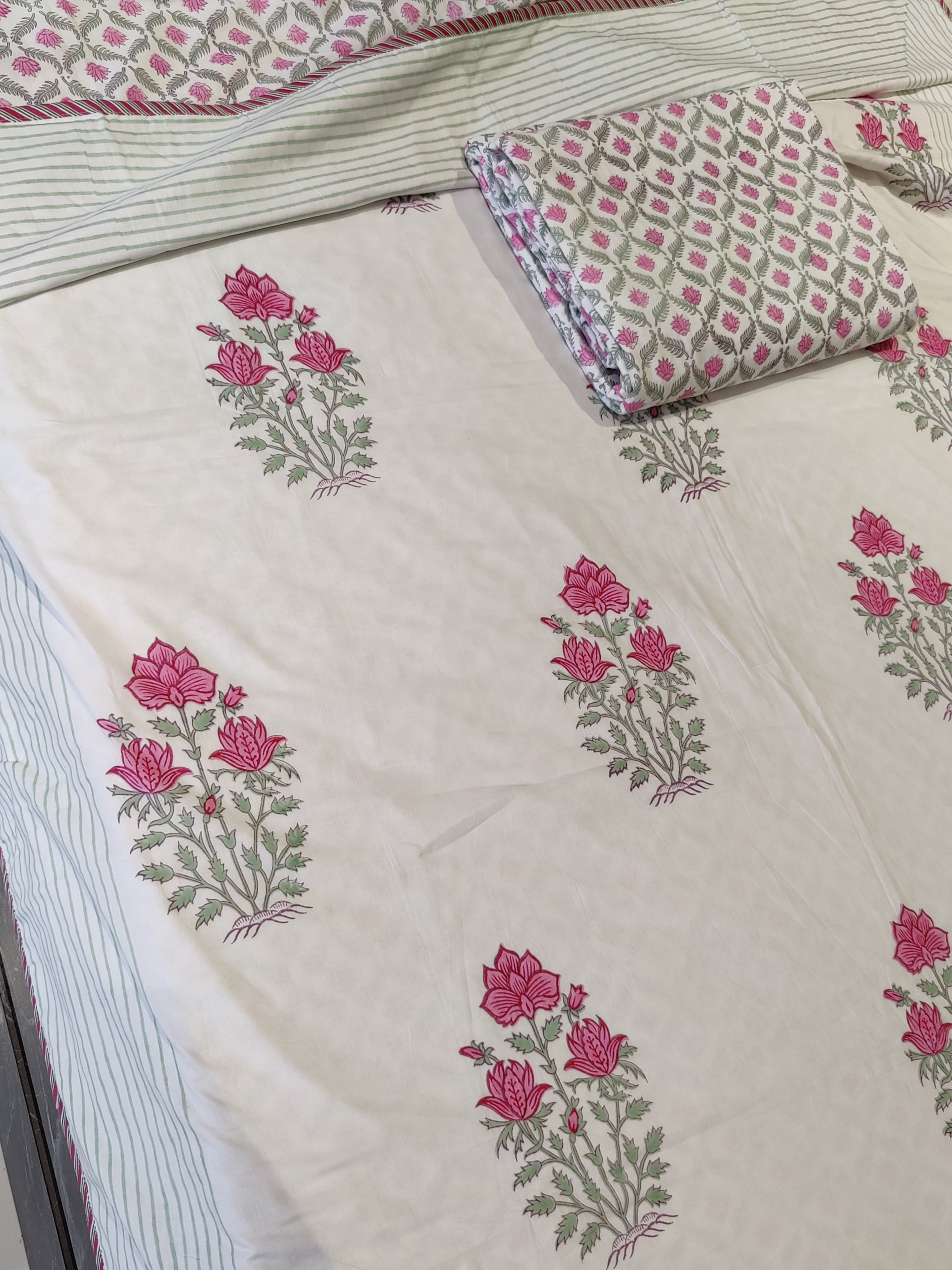 TARA HANDBLOCK PRINTED REVERSIBLE MULMUL DOHAR