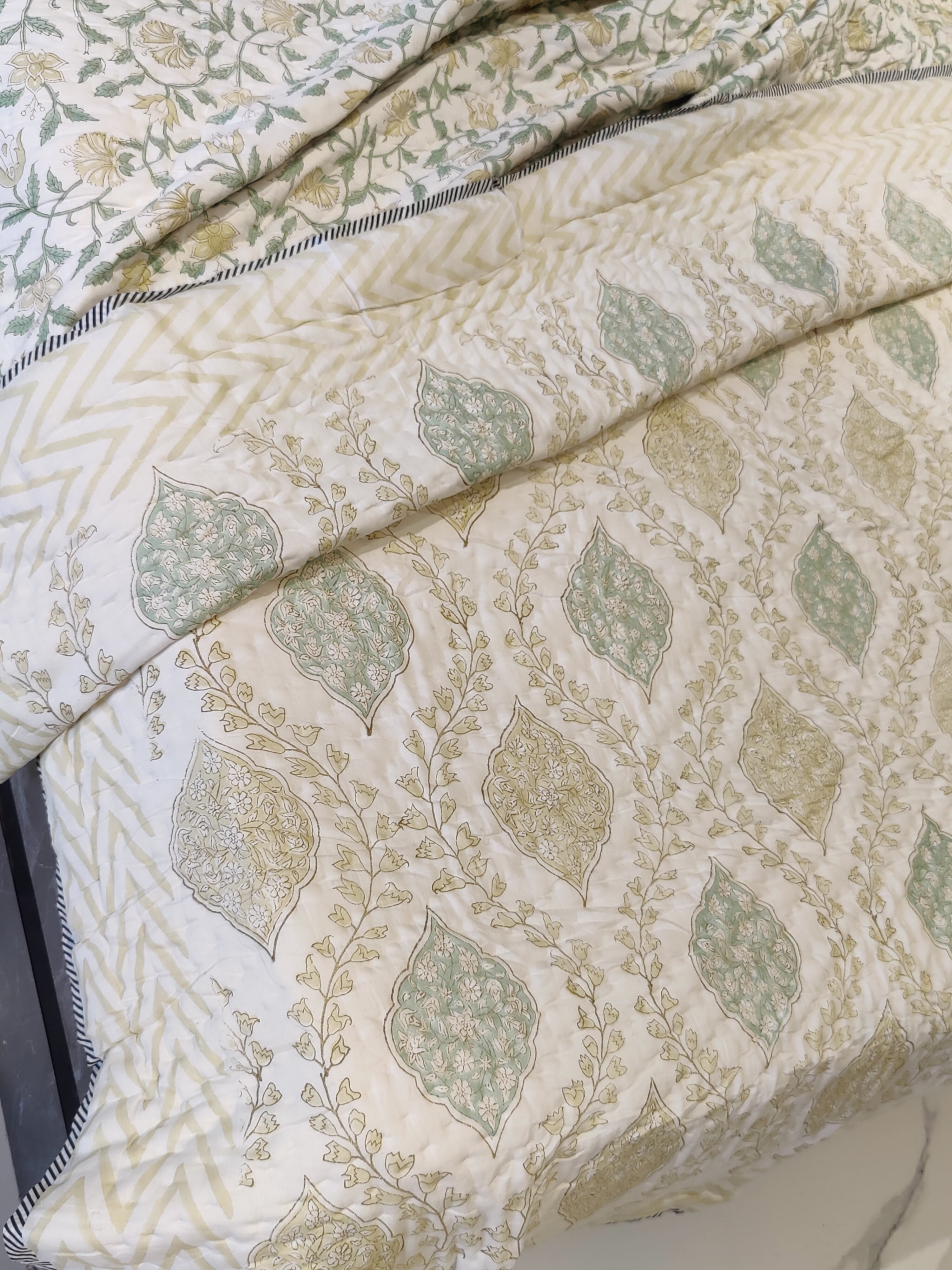 HAND BLOCK PRINTED REVERSIBLE MULMUL QUILT