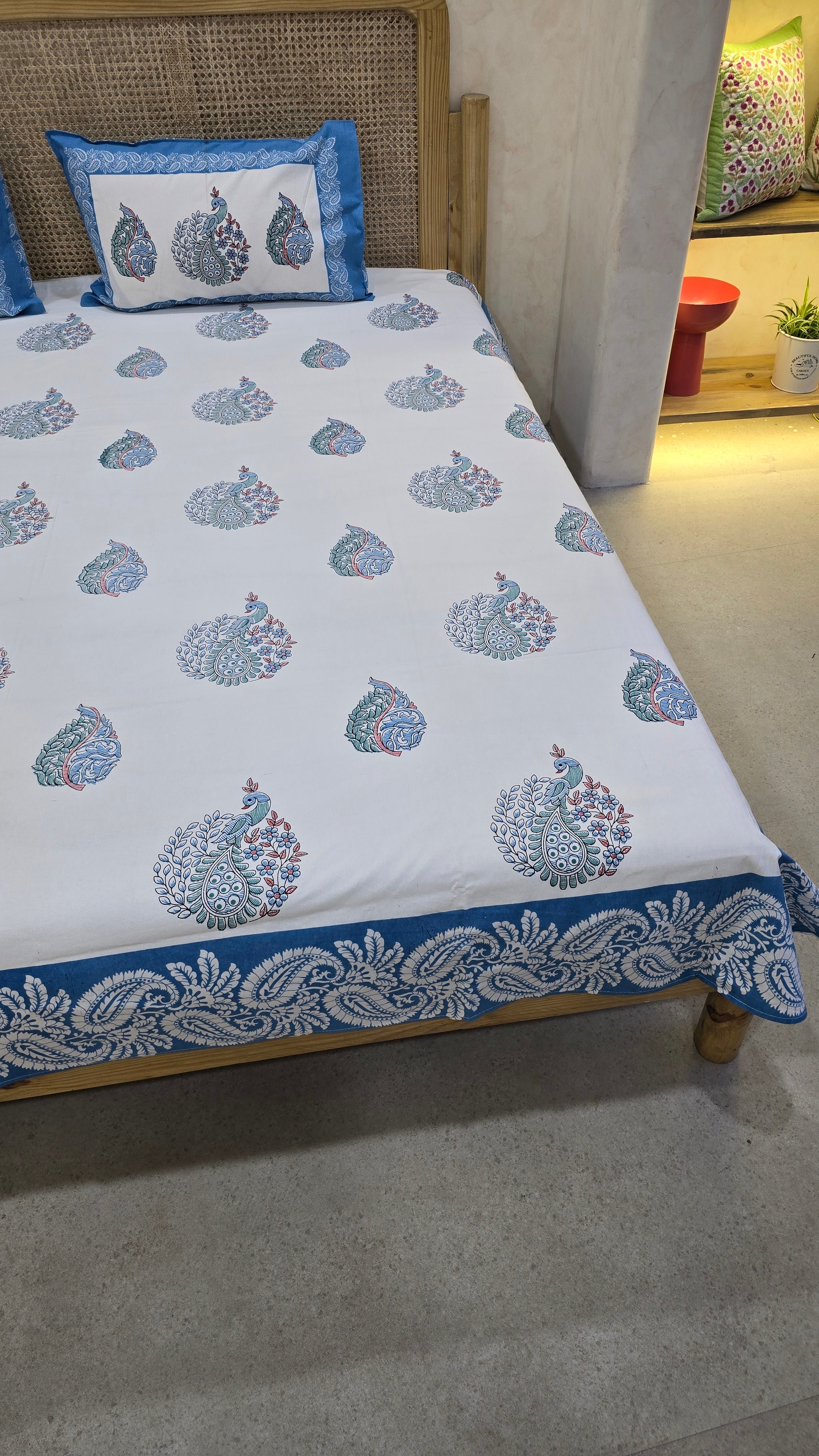 GULZAR BEDSHEET WITH TWO REVERSIBLE PILLOW COVERS