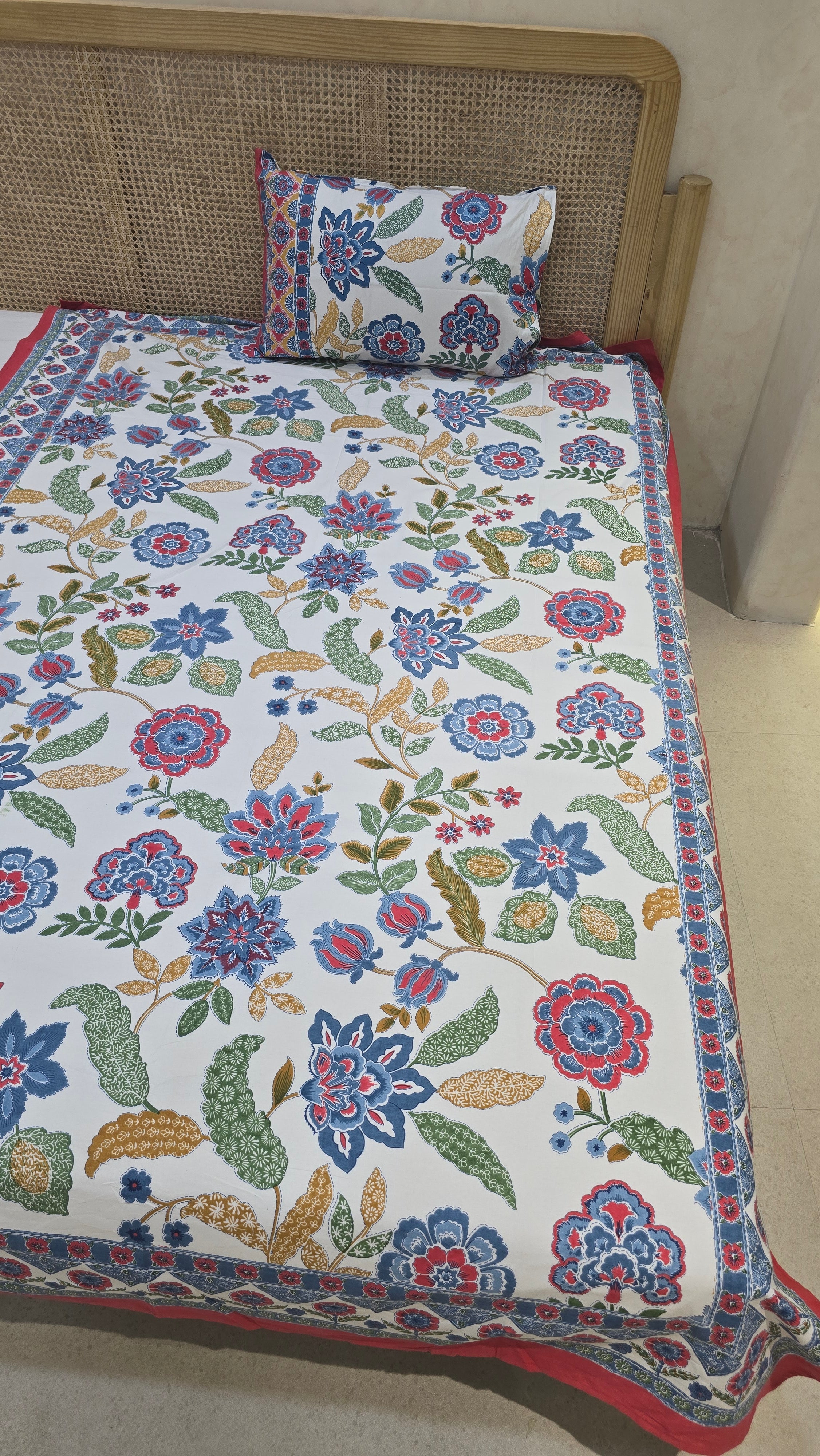 RANGREZ BEDSHEET WITH ONE REVERSIBLE PILLOW COVER