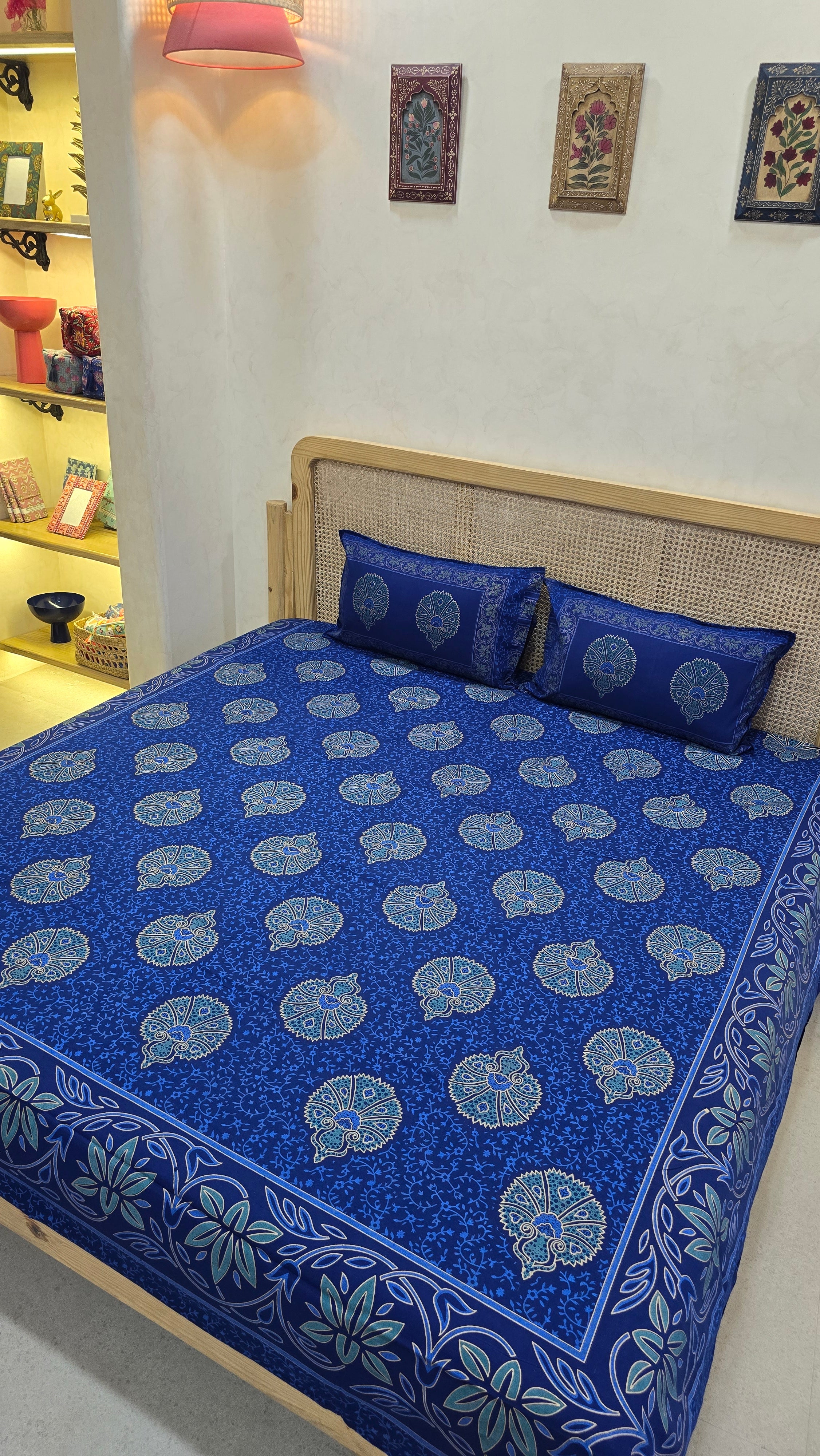 KANAK GOLD BEDSHEET WITH TWO REVERSIBLE PILLOW COVERS