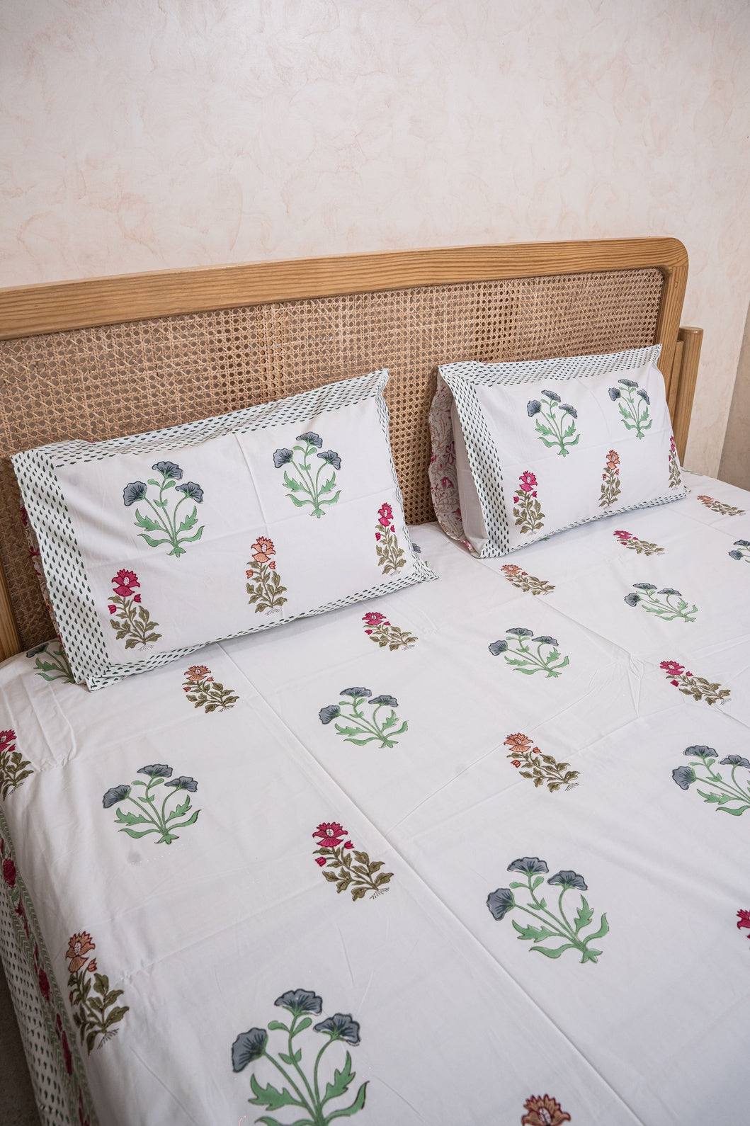 NIHARIKA HAND BLOCK PRINTED BEDSHEET WITH TWO REVERSIBLE PILLOW COVERS