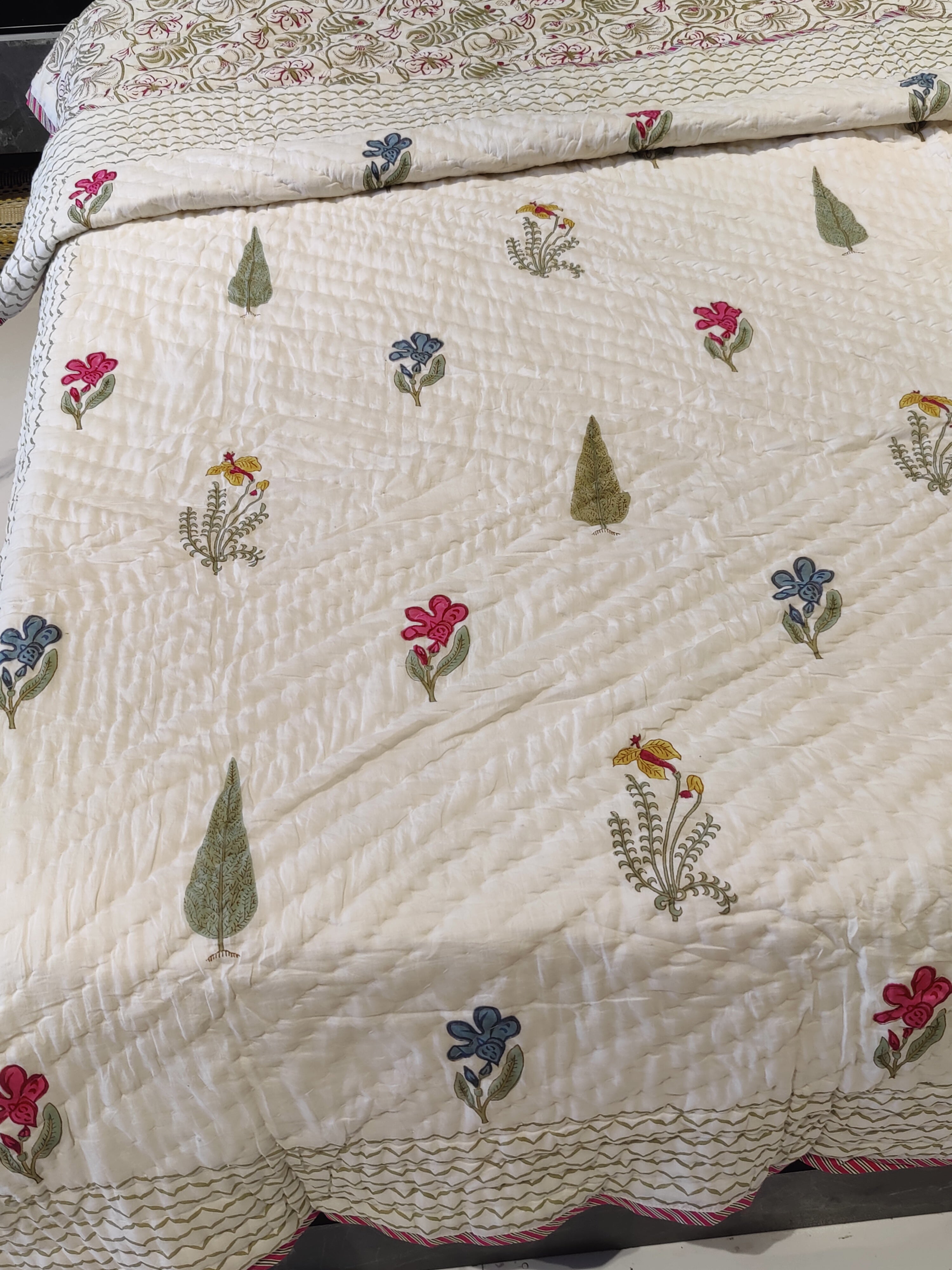 HAND BLOCK PRINTED REVERSIBLE MULMUL QUILT