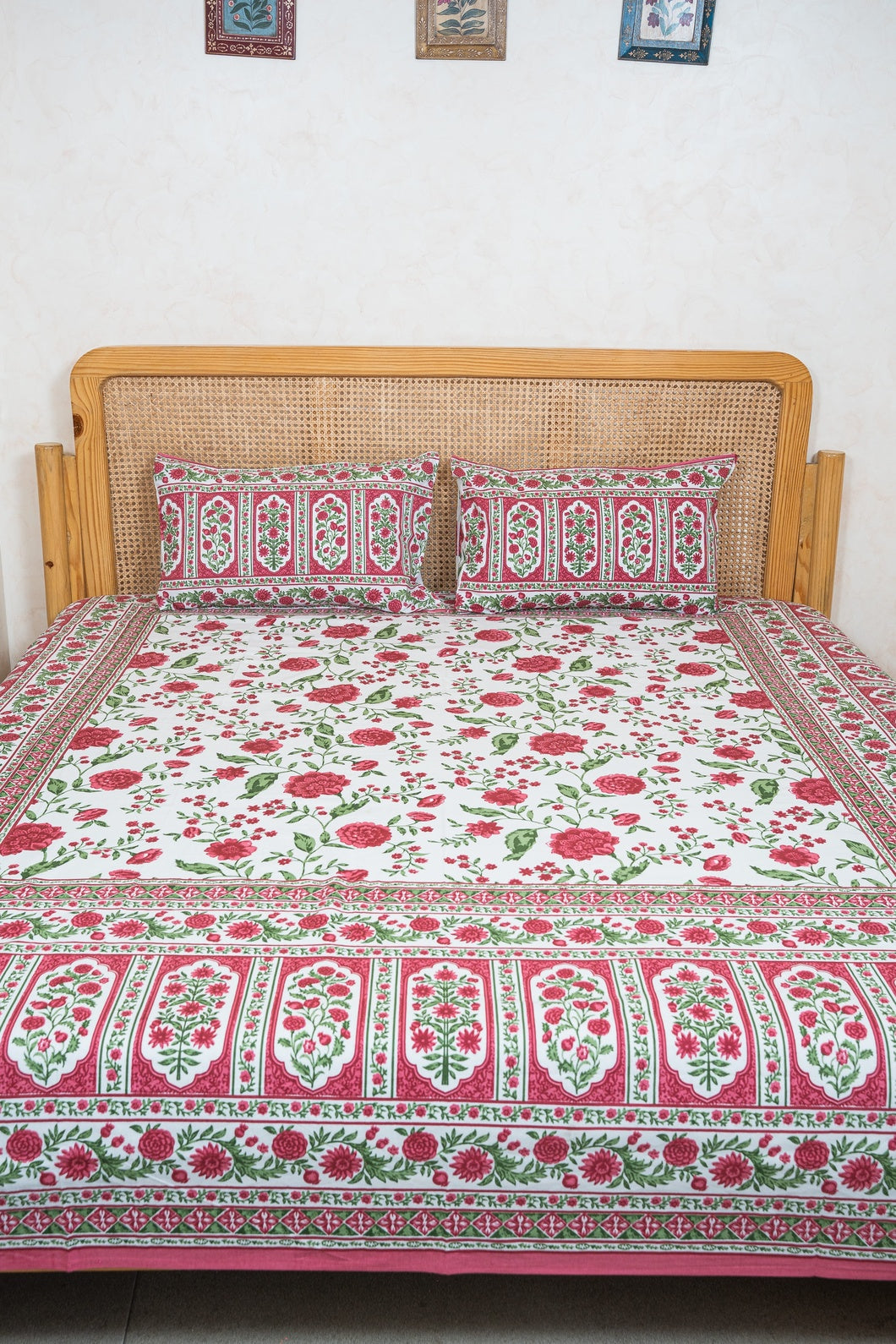 SHALIMAR BEDSHEET WITH TWO REVERSIBLE PILLOW COVERS
