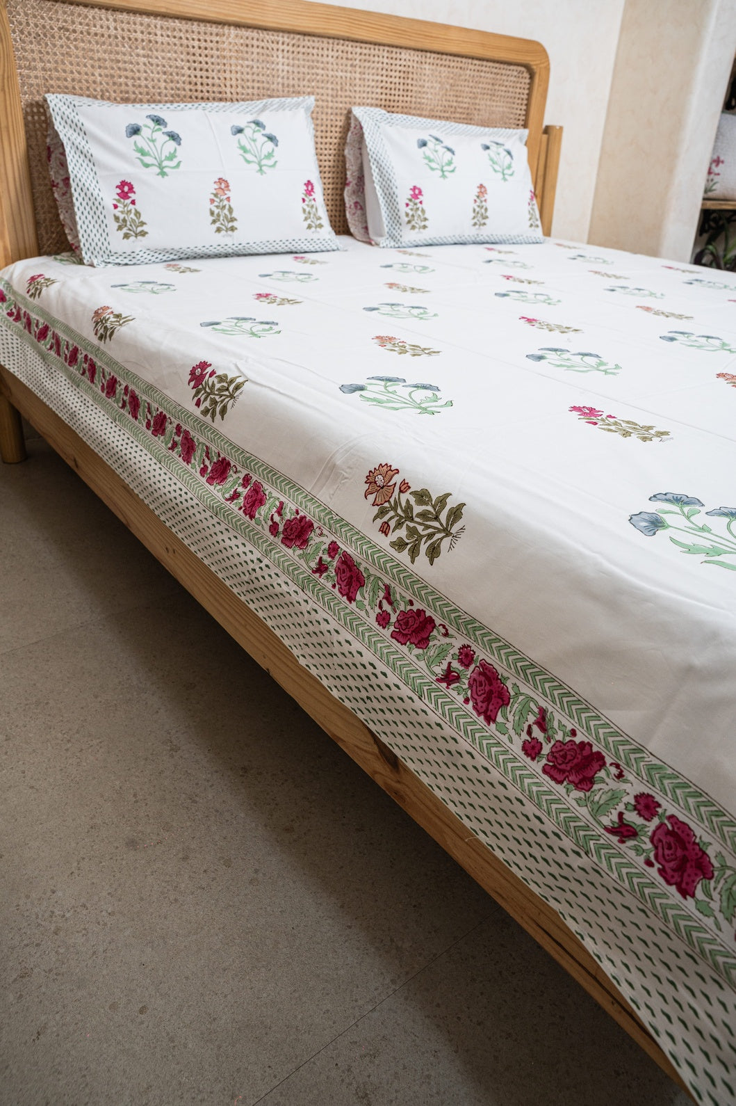 NIHARIKA HAND BLOCK PRINTED BEDSHEET WITH TWO REVERSIBLE PILLOW COVERS