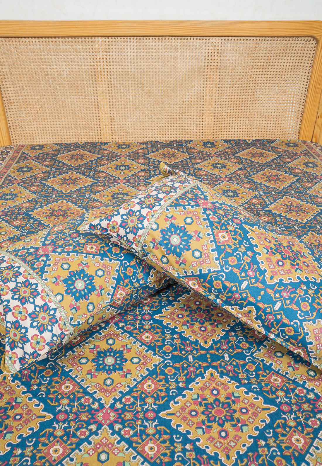 SHALIMAR BEDSHEET WITH TWO REVERSIBLE PILLOW COVERS