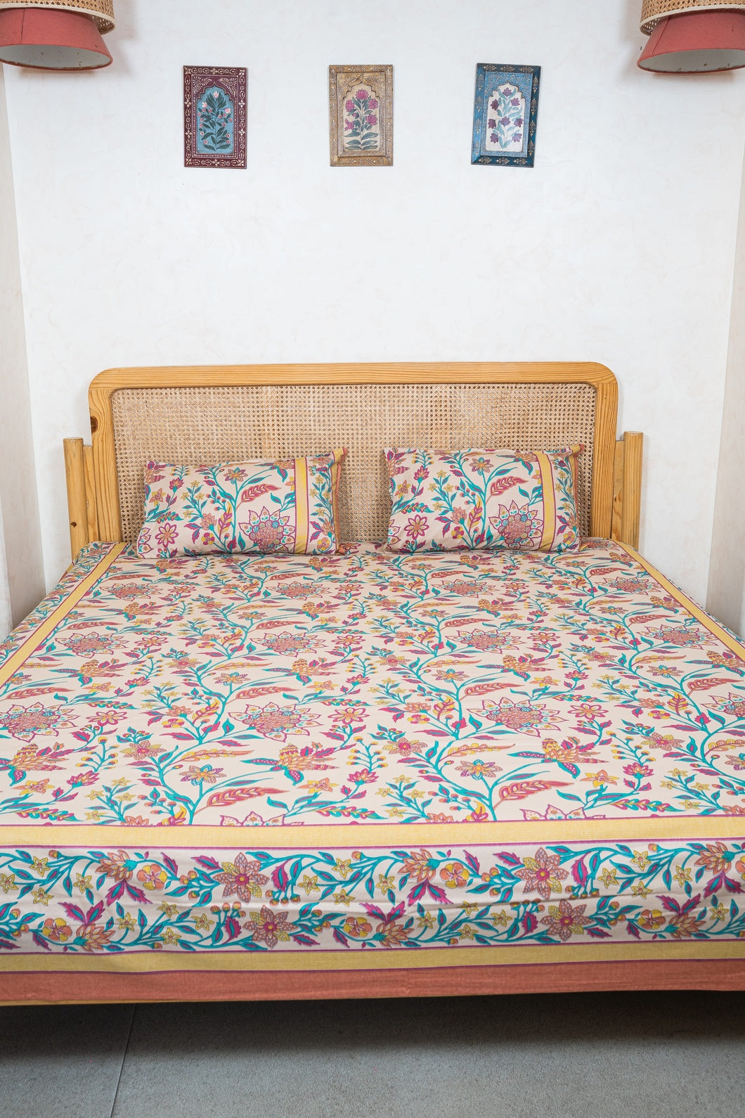 SHALIMAR BEDSHEET WITH TWO REVERSIBLE PILLOW COVERS