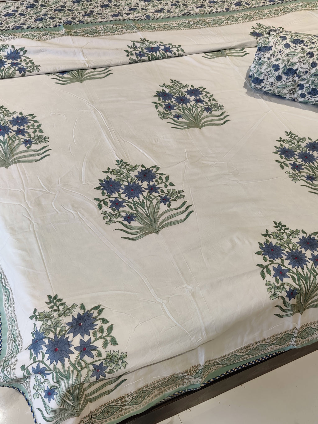 NYSHA HANDBLOCK PRINTED REVERSIBLE MULMUL DOHAR