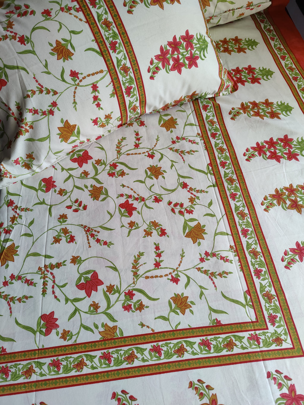 SHALIMAR BEDSHEET WITH TWO REVERSIBLE PILLOW COVERS