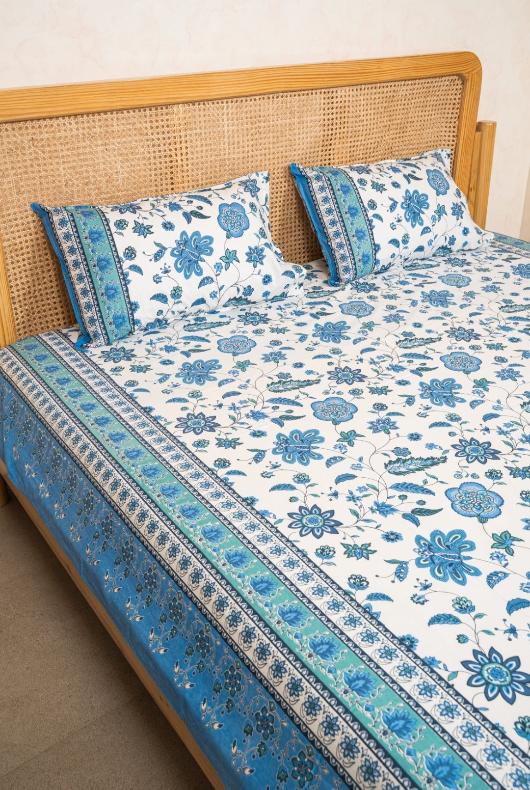 SHALIMAR BEDSHEET WITH TWO REVERSIBLE PILLOW COVERS
