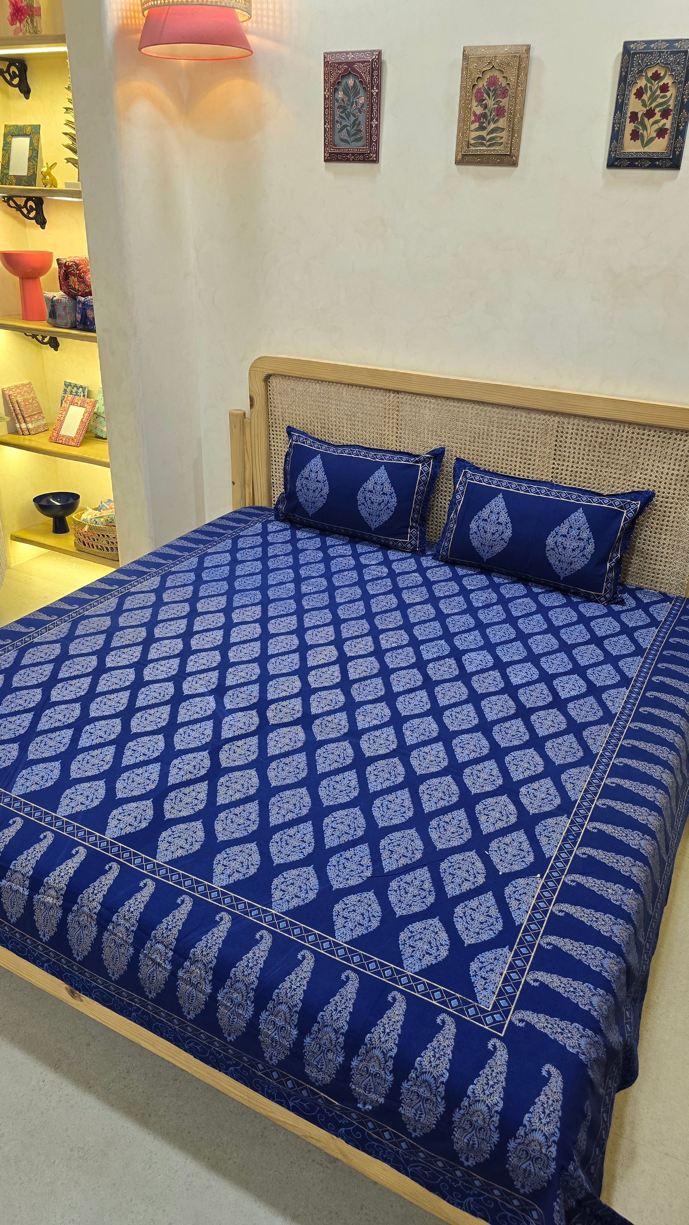 KANAK GOLD BEDSHEET WITH TWO REVERSIBLE PILLOW COVERS