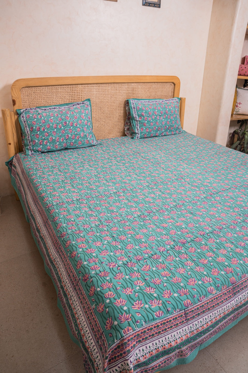 FESTIVE HANDBLOCK PRINTED BEDSHEET WITH 2 REVERSIBLE PILLOW COVERS