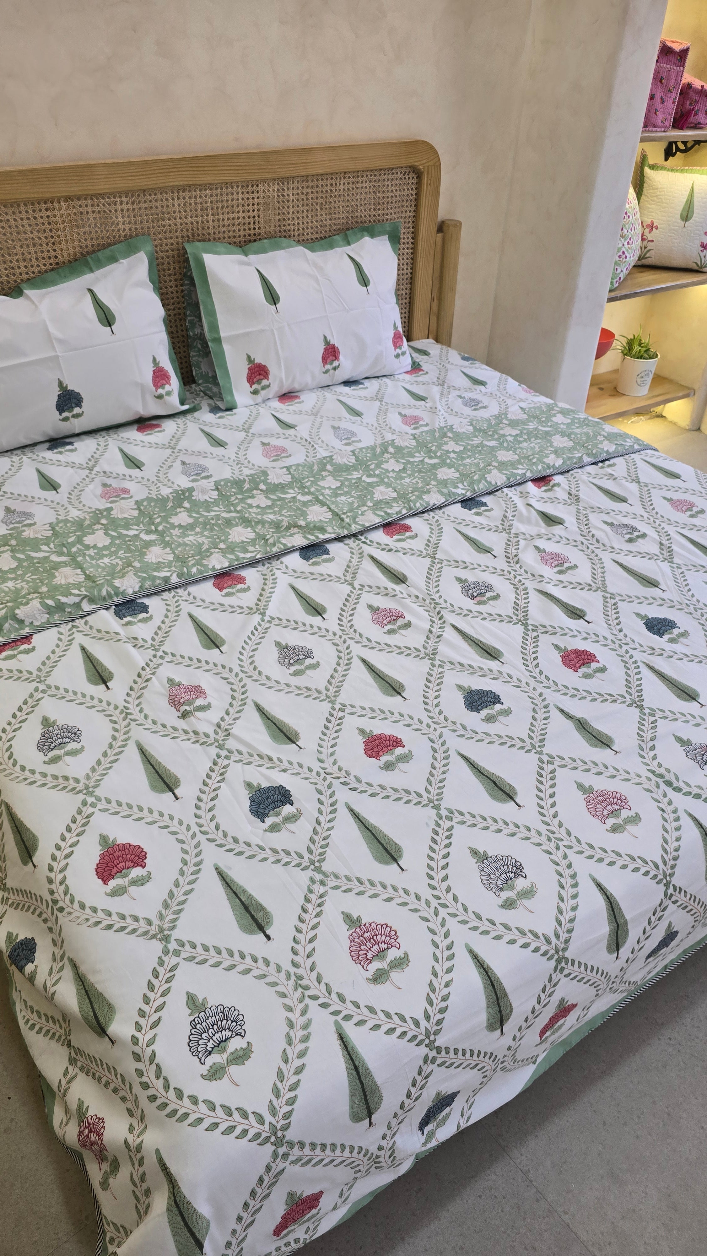 ANISH HANDBLOCK PRINTED DOHAR BEDDING SET