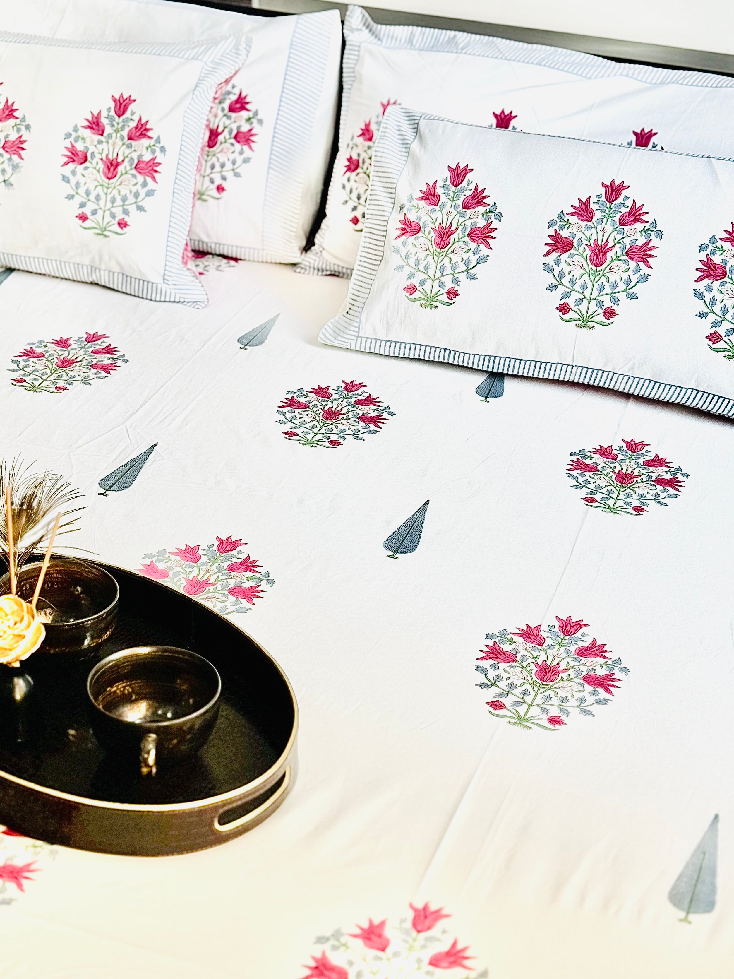 SUMAN HANDBLOCK PRINTED BEDSHEET WITH TWO REVERSIBLE PILLOW COVERS
