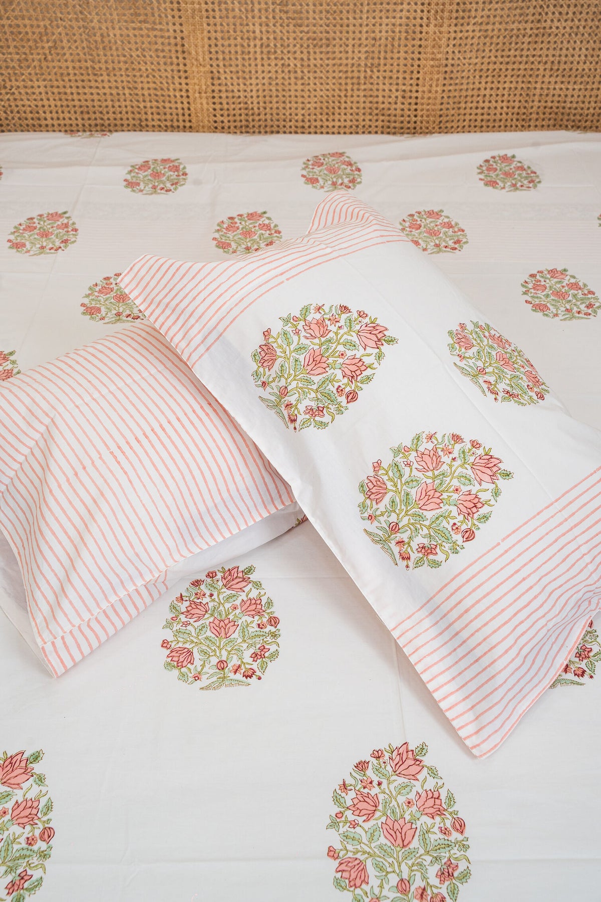 HAND BLOCK PRINTED BEDSHEET WITH TWO REVERSIBLE PILLOW COVERS