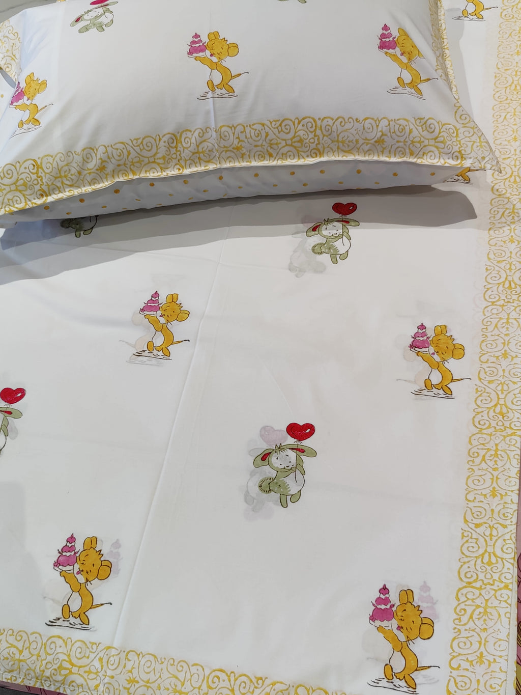LOVEY DOVEY HAND BLOCK PRINTED BEDSHEET WITH REVERSIBLE PILLOW COVER