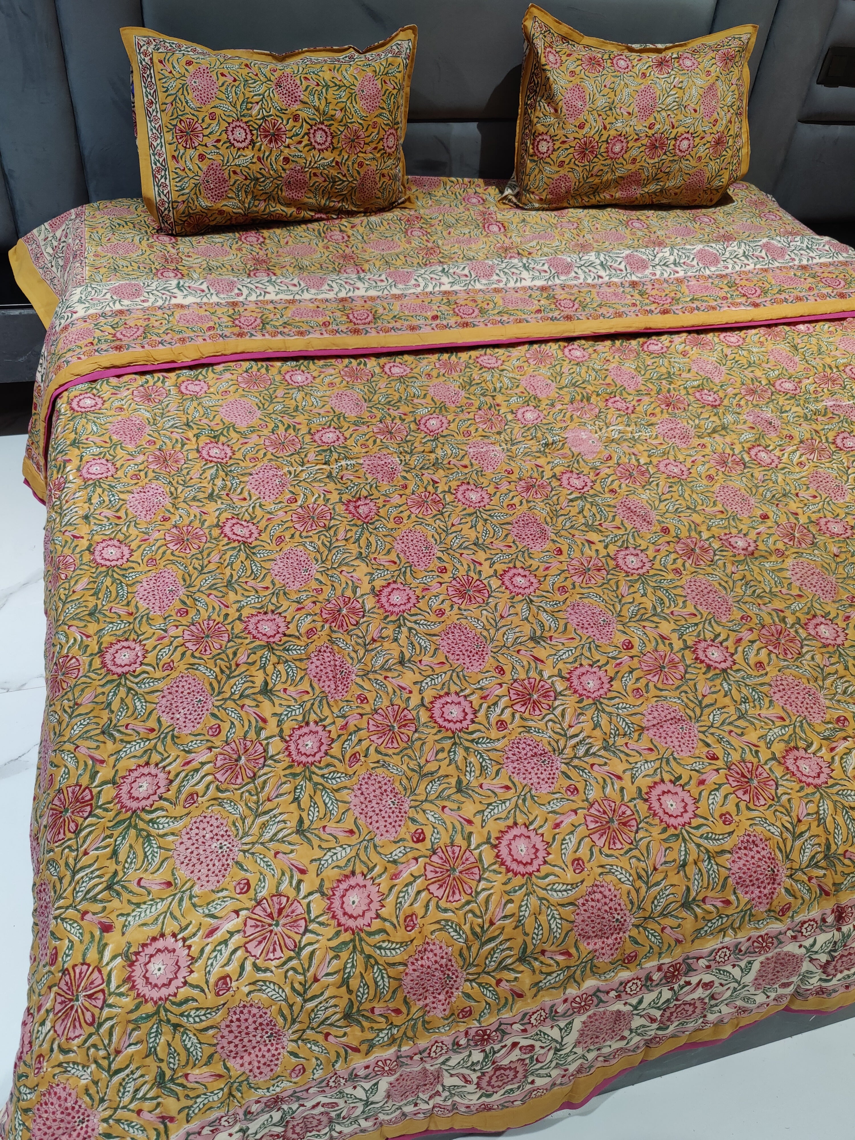 FESTIVE HAND BLOCK PRINTED BEDDING SET