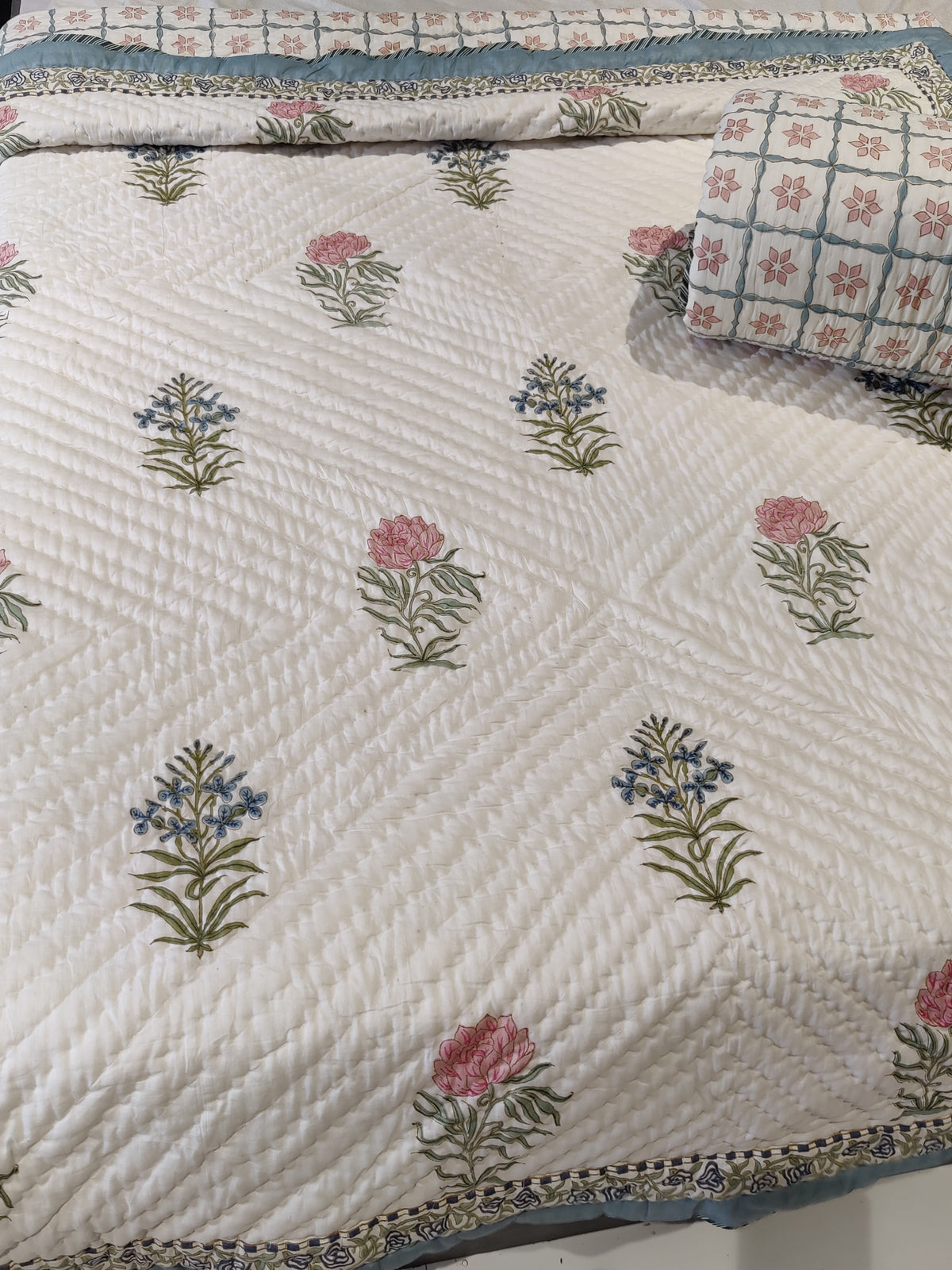 HANDBLOCK PRINTED SINGLE QUILT