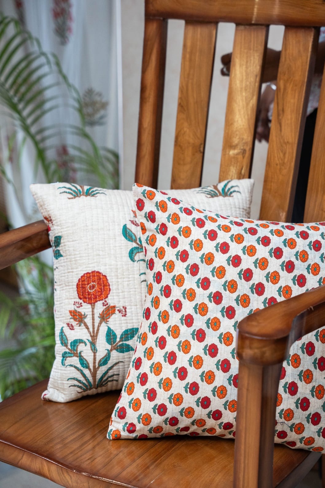 KANAK - SINGLE PIECE QUILTED 16 BY 16 INCHES CUSHION