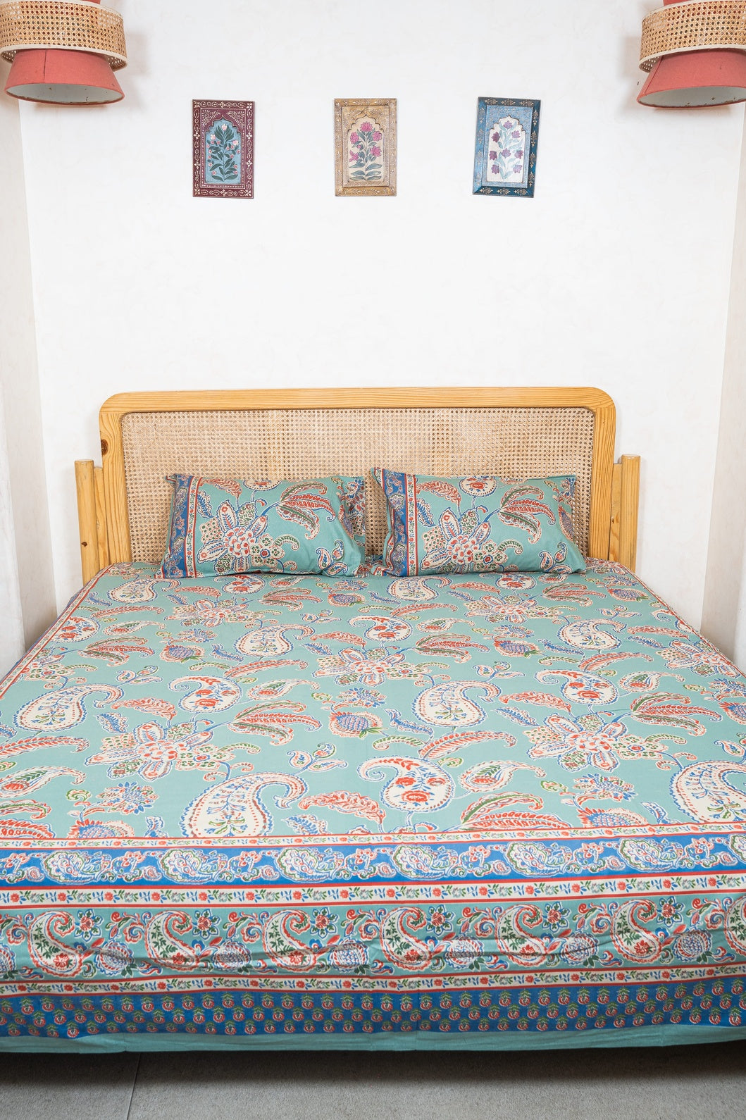 SHALIMAR BEDSHEET WITH TWO REVERSIBLE PILLOW COVERS