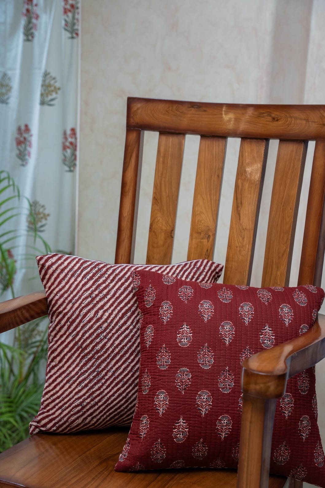 KANAK - SINGLE PIECE QUILTED 16 BY 16 INCHES CUSHION