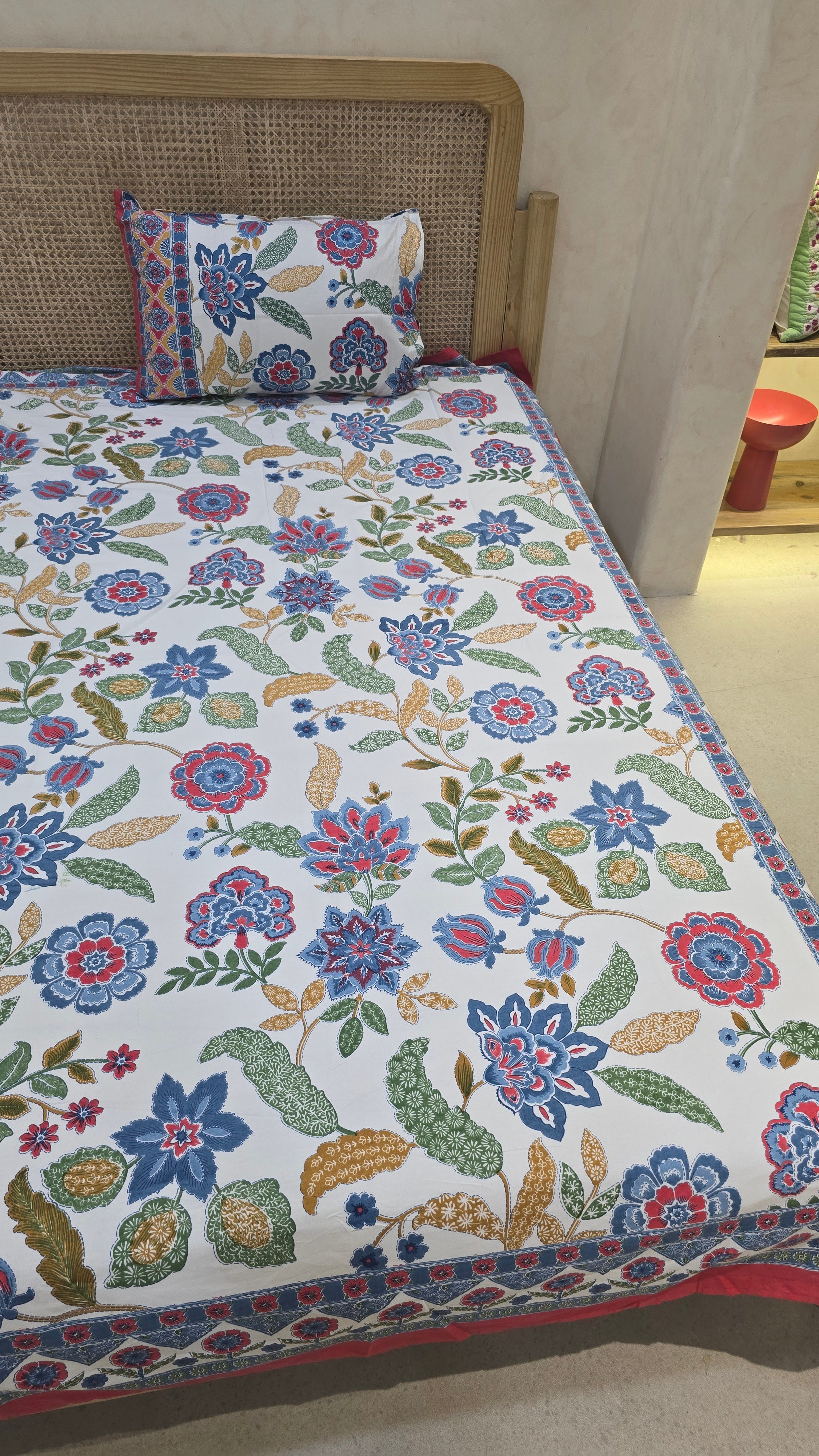 RANGREZ BEDSHEET WITH ONE REVERSIBLE PILLOW COVER